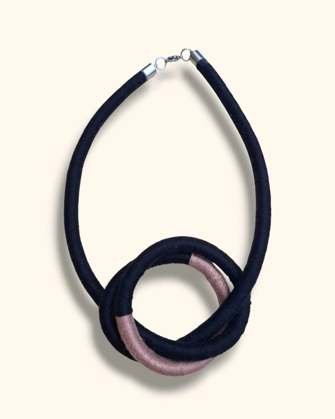 Collana  tessile "Non ti scordar"