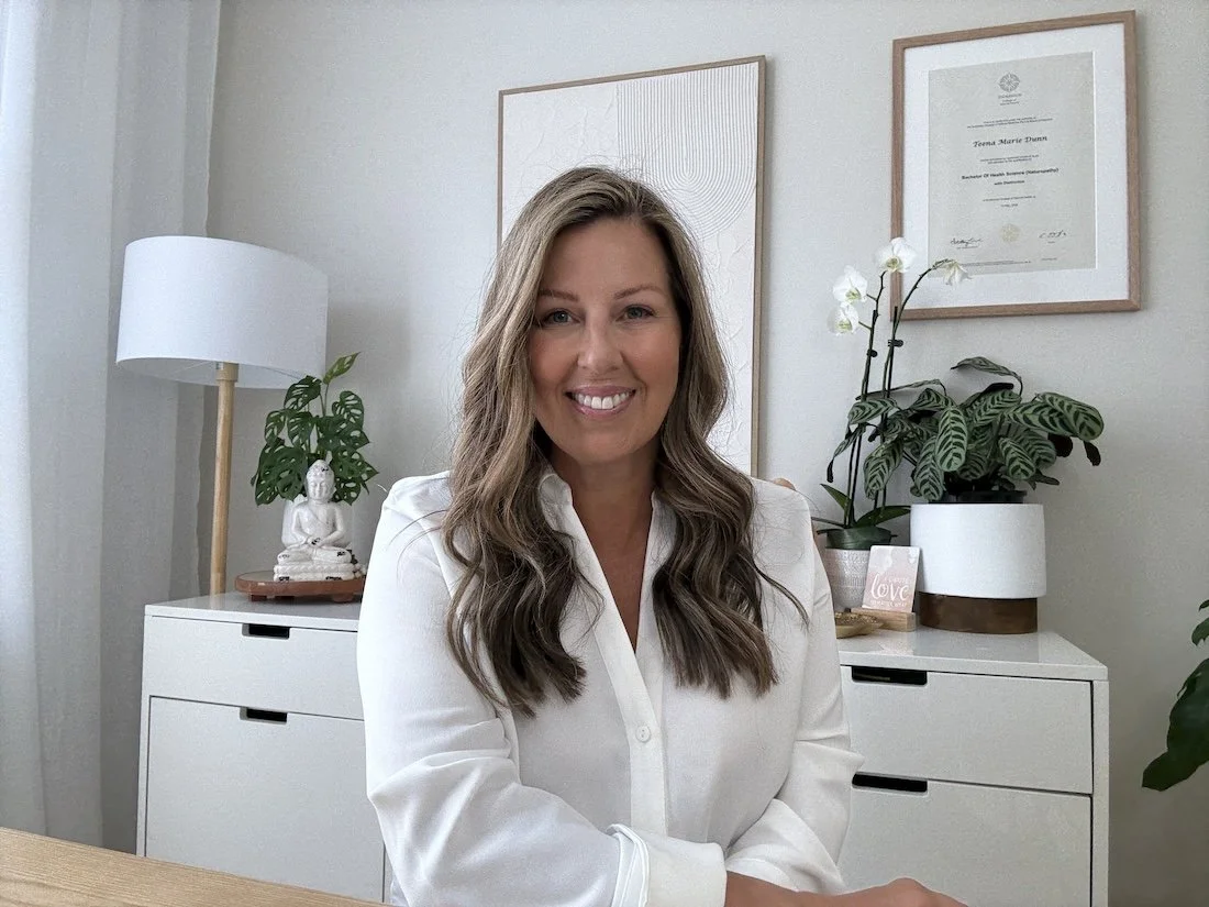 Teena Dunn, fertility naturopath in Adelaide, Australia, offering personalised holistic care.