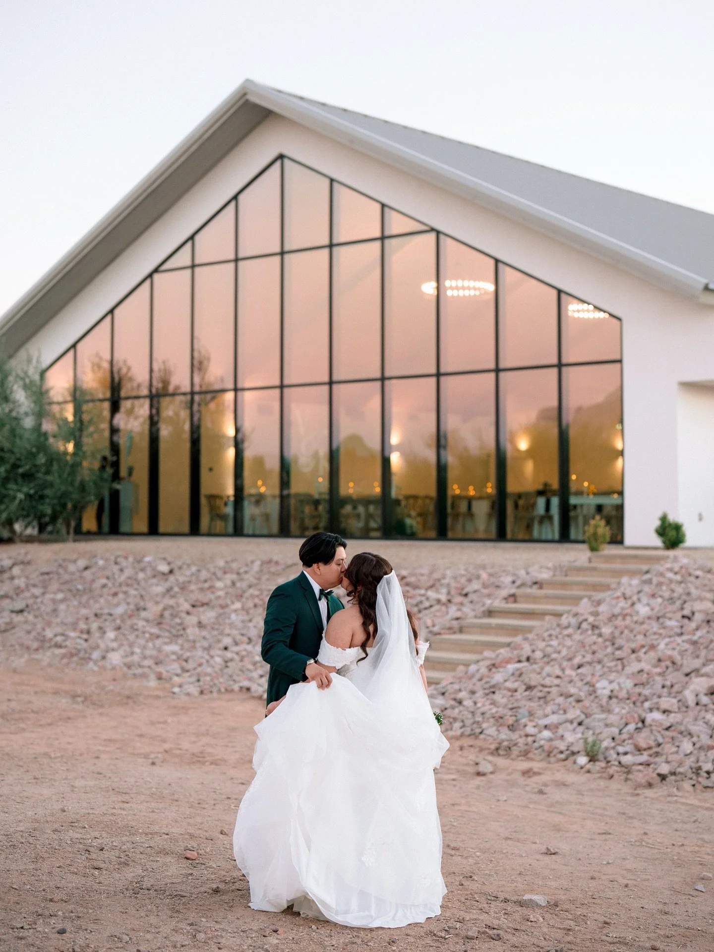 Cheers to the new Mr &amp; Mrs. Sugimoto 🥂 
.
.
Vendors
Venue: @desertviewweddings
Coordinator: @kristimarieevents
Photographer: @justinegrace.photofilm
Videographer: @steven.film
HMUA: @desertbridalcompany 
Florals: @gardengateflowers 
DJ/Ent: @gen