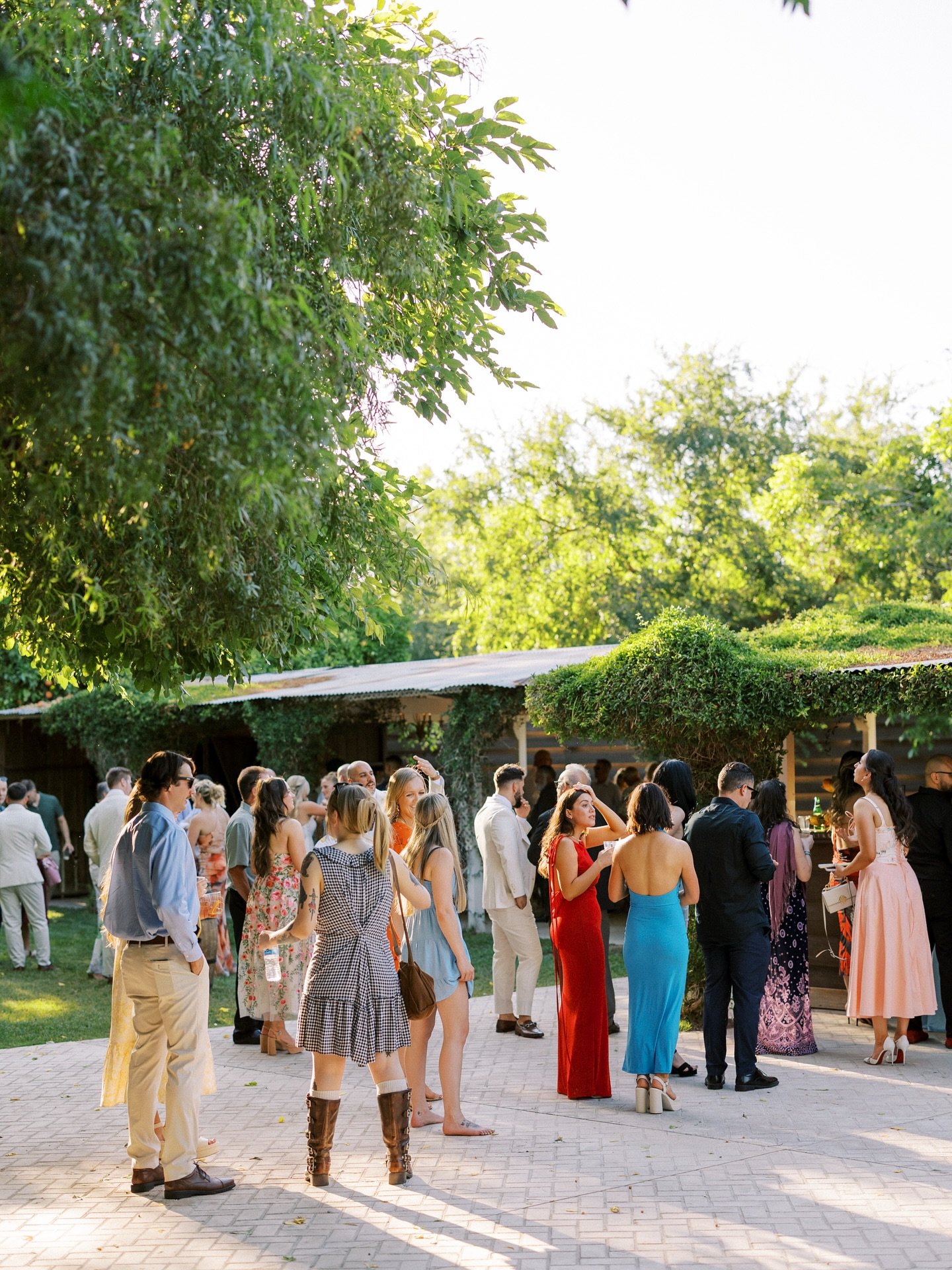 Candid moments don&rsquo;t just happen, they&rsquo;re created when you allow yourself to be fully present. If you want those in between laughs, the tight hugs, the clinking glasses and the unposed joy, be with your people. Soak in your wedding day an