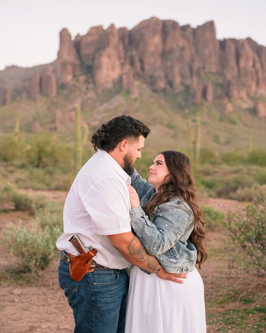 Julian &amp; Chris Golden hour engagement at the legendary superstition mountain 🫶

Arizona Wedding Photographer | Phoenix Wedding Photographer | Arizona Engagement Photographer | Wedding Photographer and Videographer