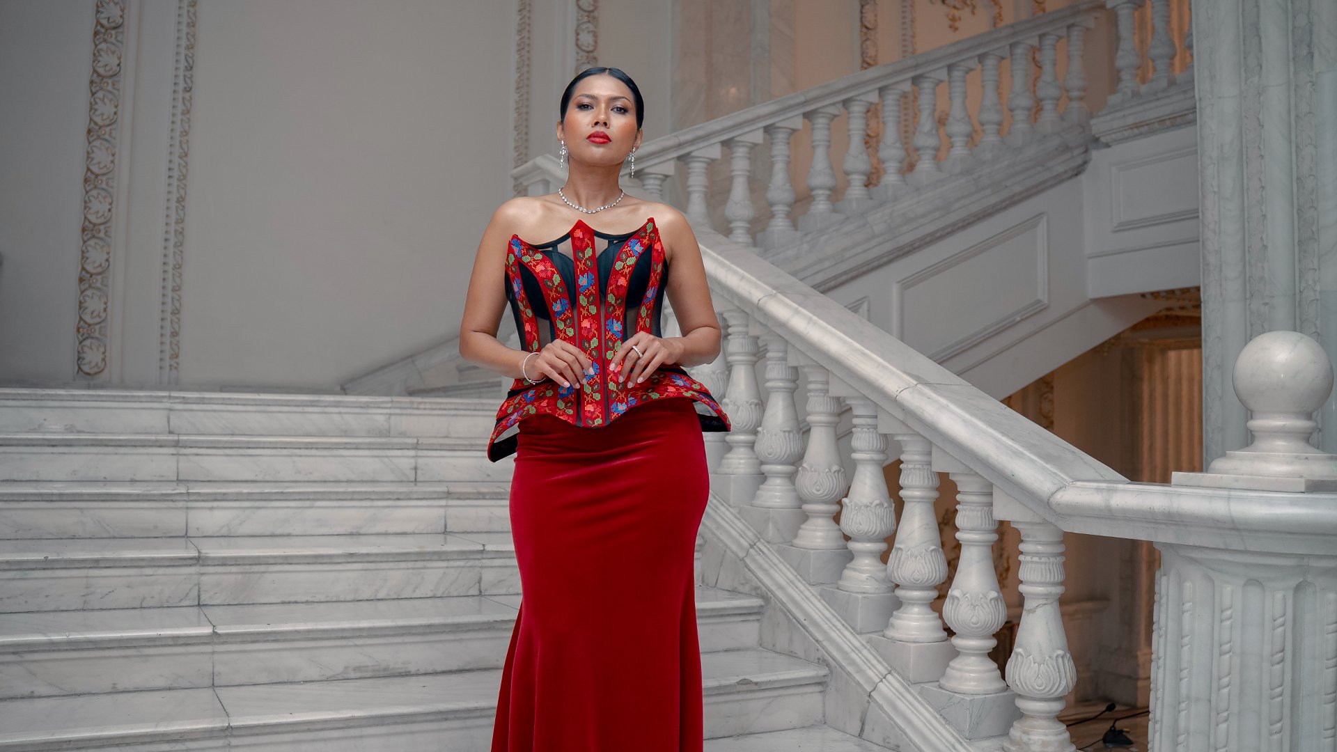 red-corset_003.jpg