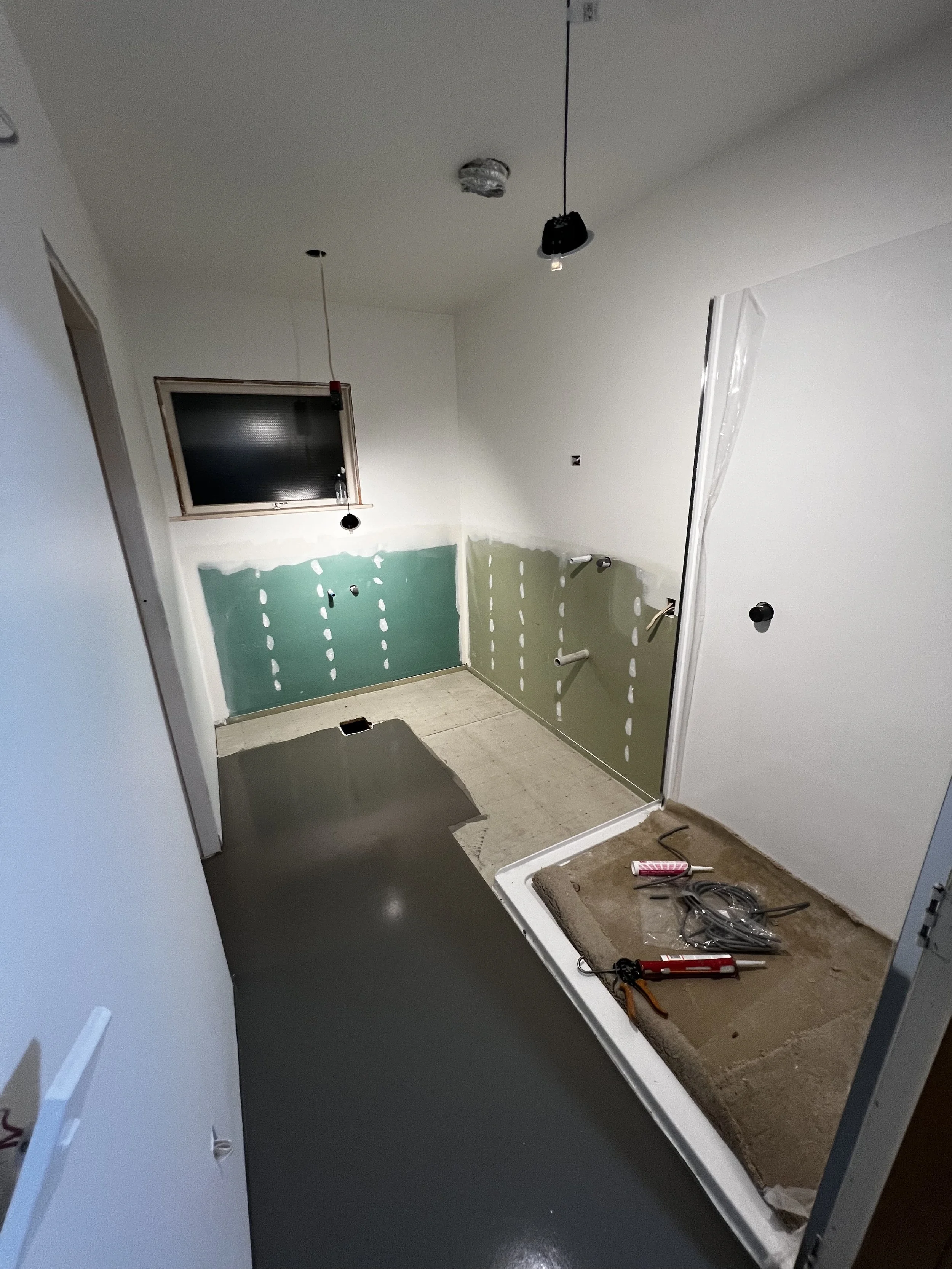 bathroom1.jpg