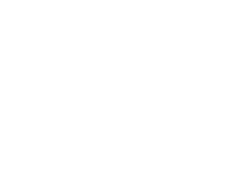 Logo con scritta bianca 'FIRST AVENUE' su sfondo nero.