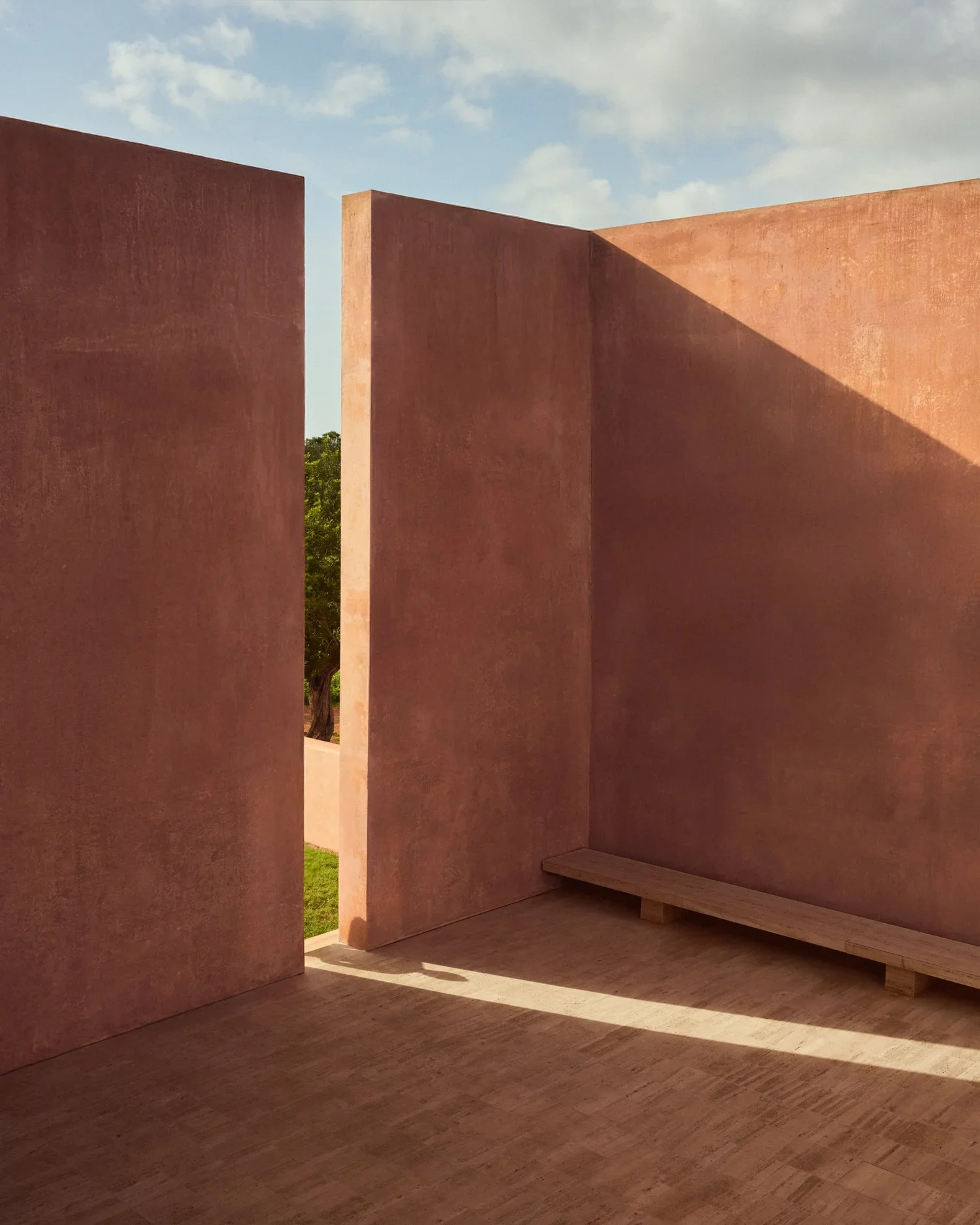 built by light and love/ maison ë