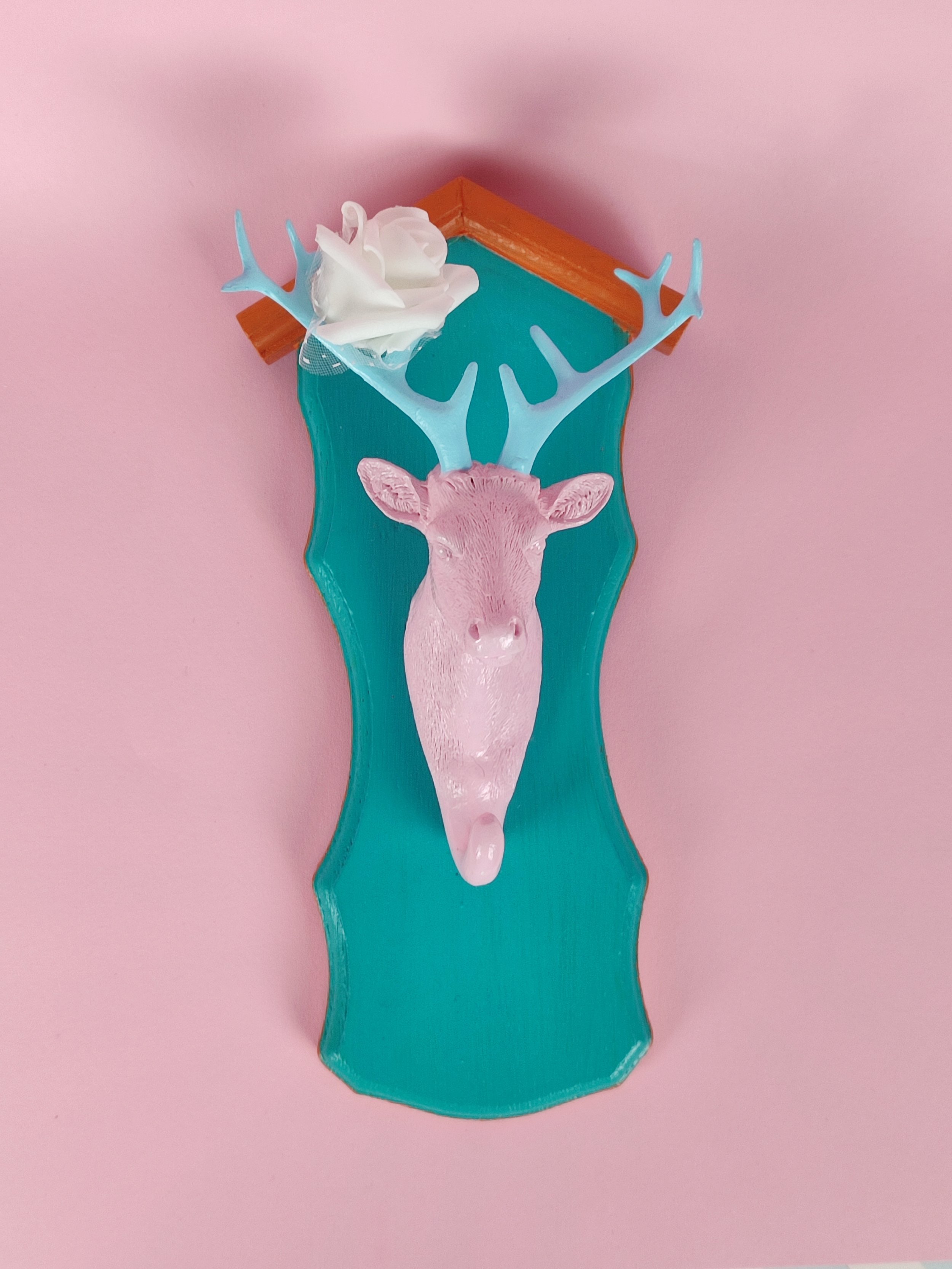 Wanddeko Rosa Hirschkopf mit Blume