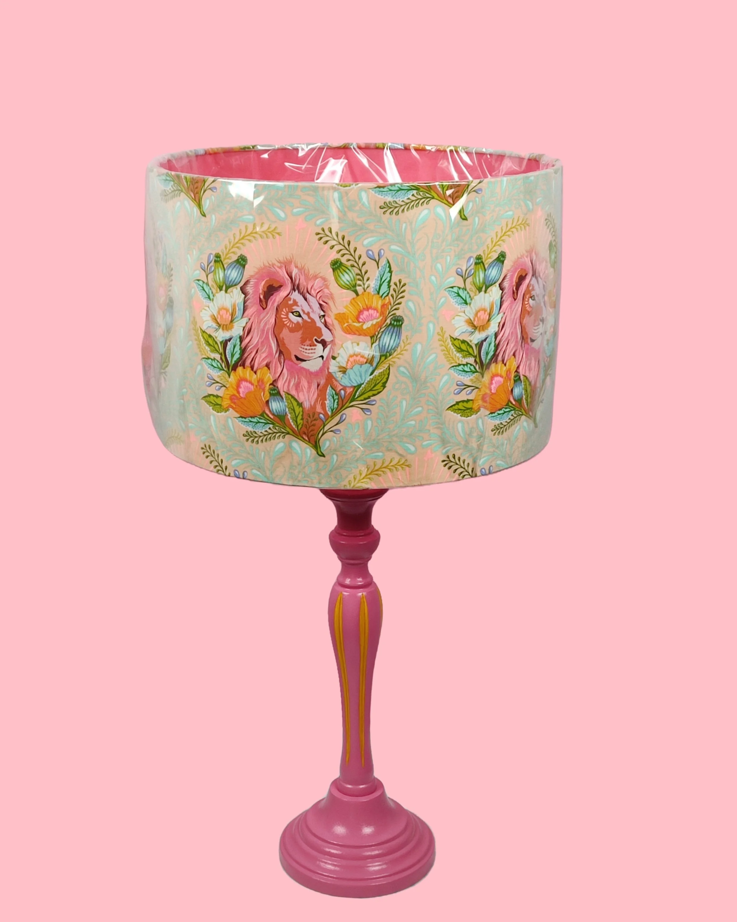 Tischleuchte mit Löwenmotiv