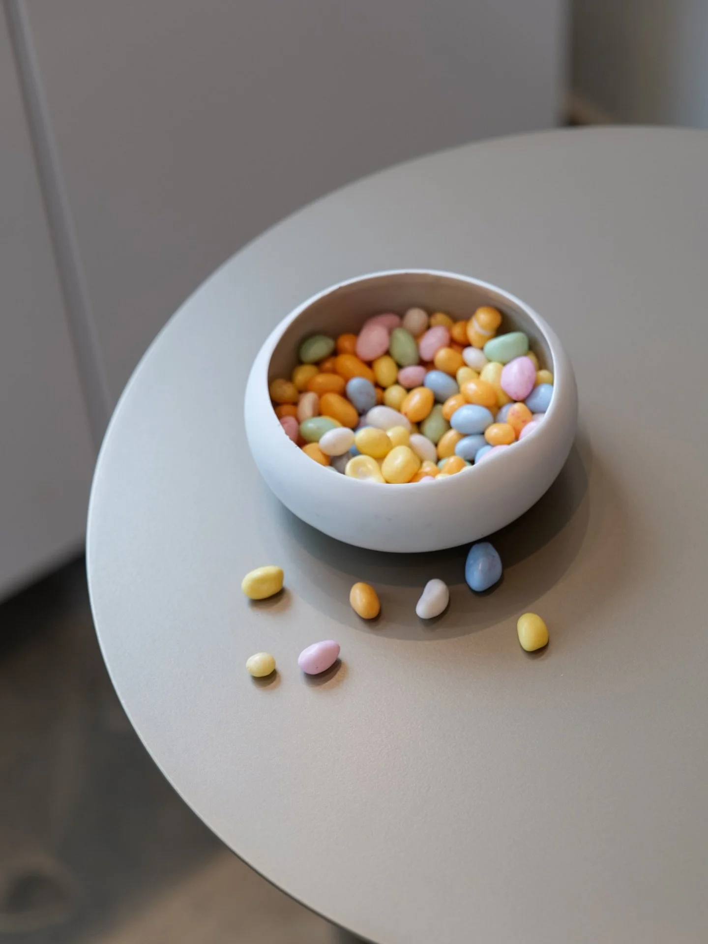 La table Emi est partout&hellip; et elle attend P&acirc;ques avec impatience 💕