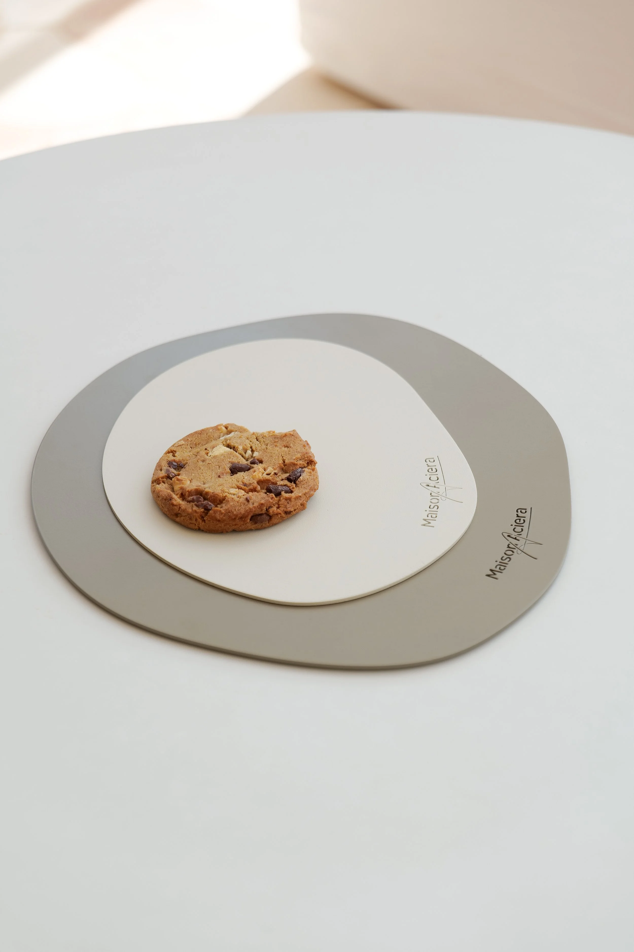 Plateau design en métal - Edge