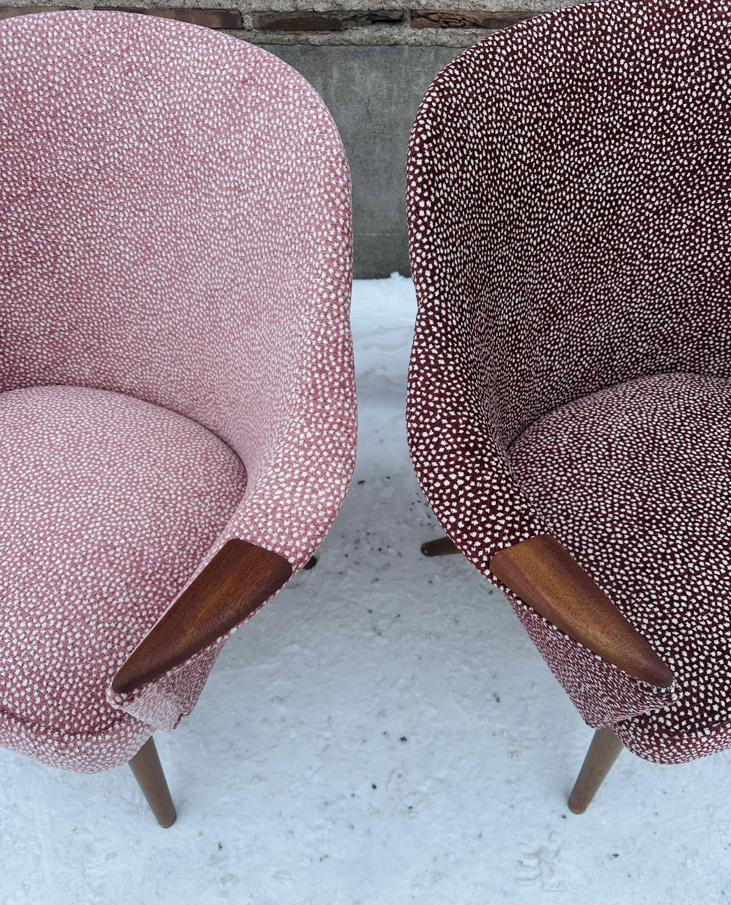 Verhoiltu design nojatuoli Lauritzon kankaalla – huonekalujen verhoilu Helsinki