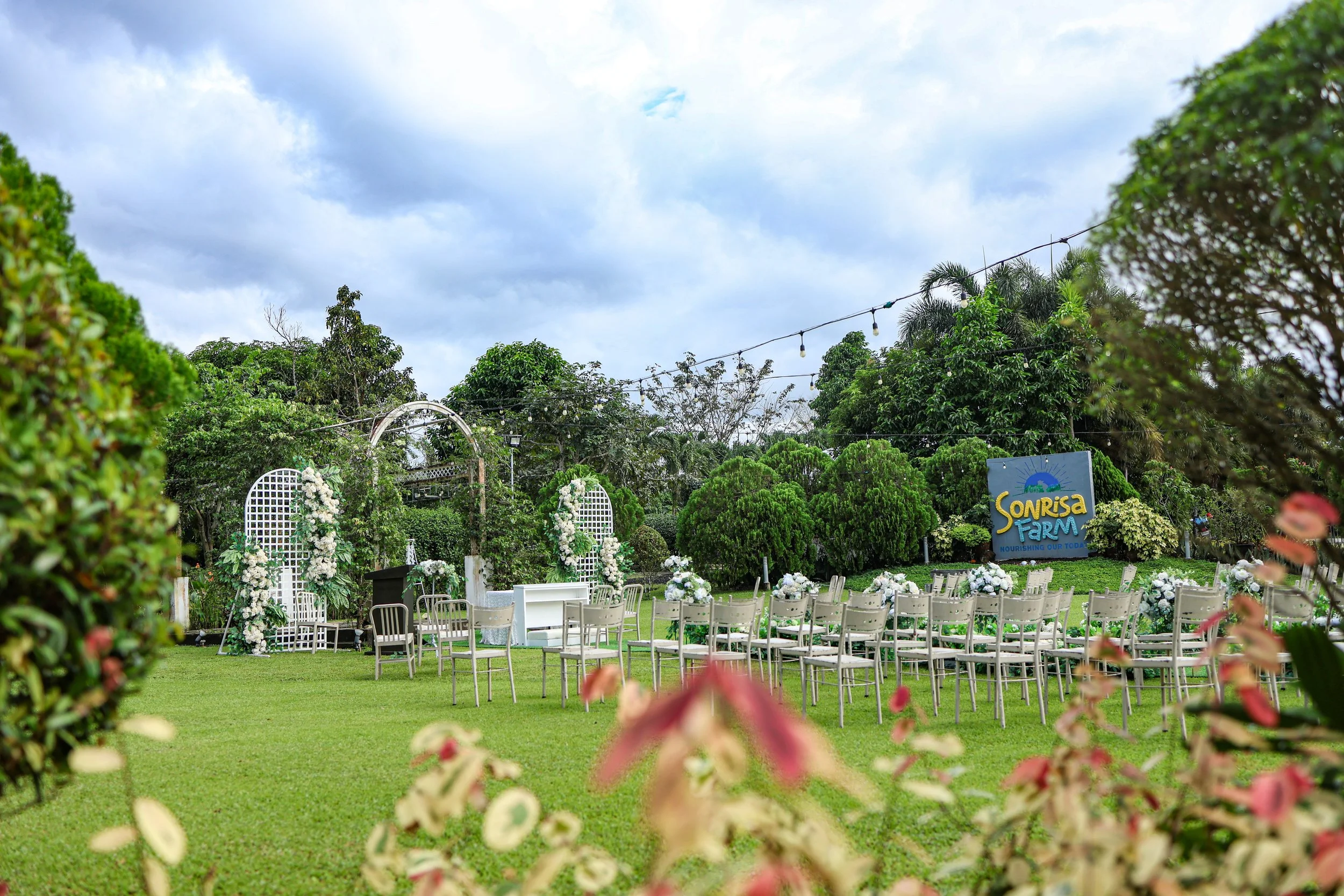 Garden-Wedding-Ceremony-Pergola-Premium-E.jpg