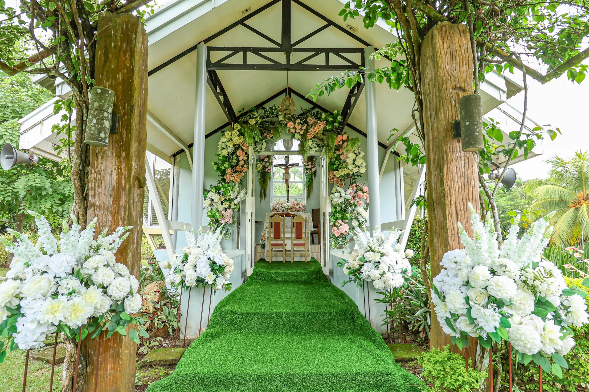 RENEWAL OF VOWS GARDEN 1.jpg