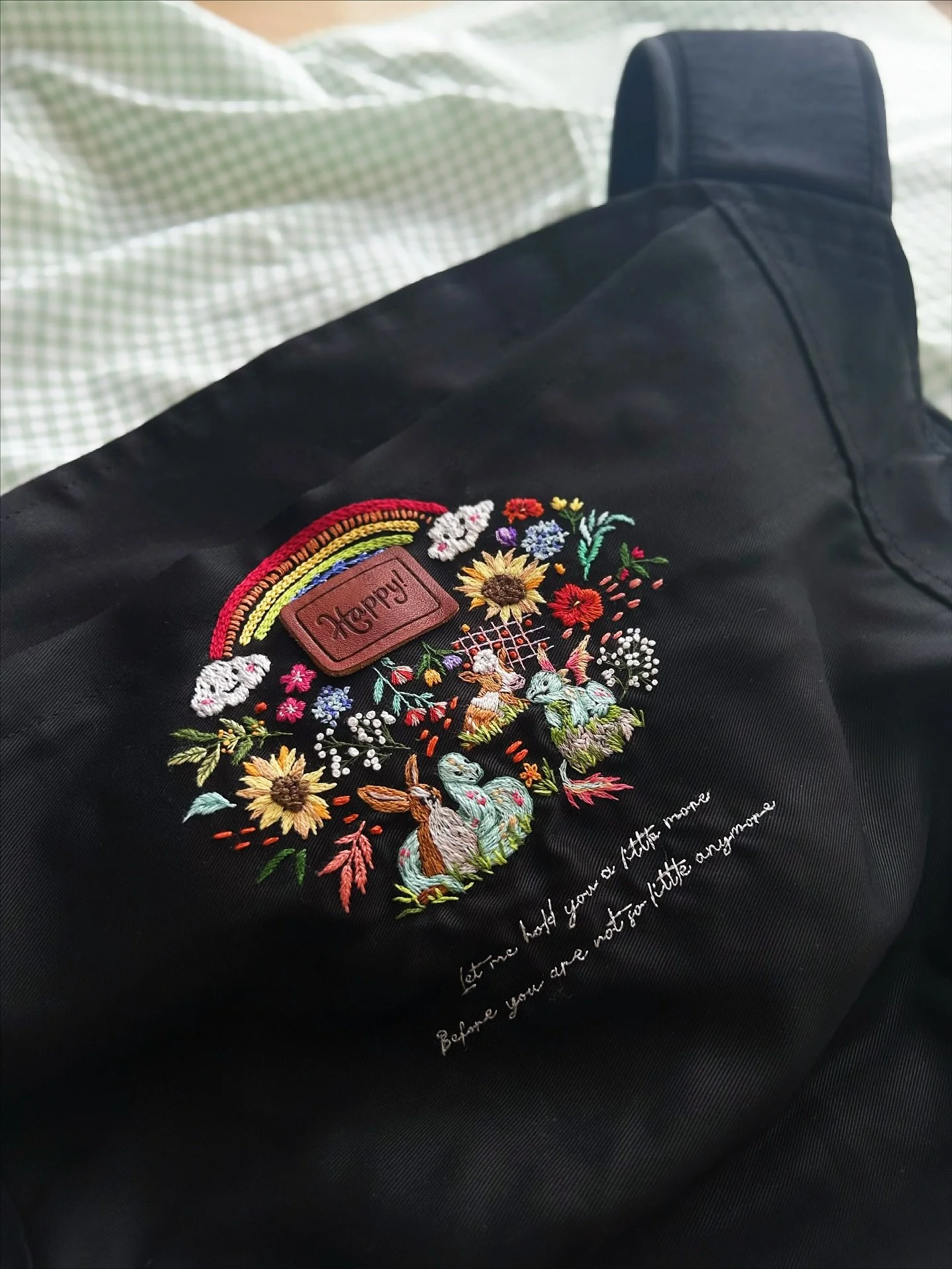 &ldquo;Let me hold you a little more, until you are not so little anymore &ldquo;💝
.
.
.
.
.
#embroidery #babycarrier #happybabycarrier #handembroidery #babyessentials