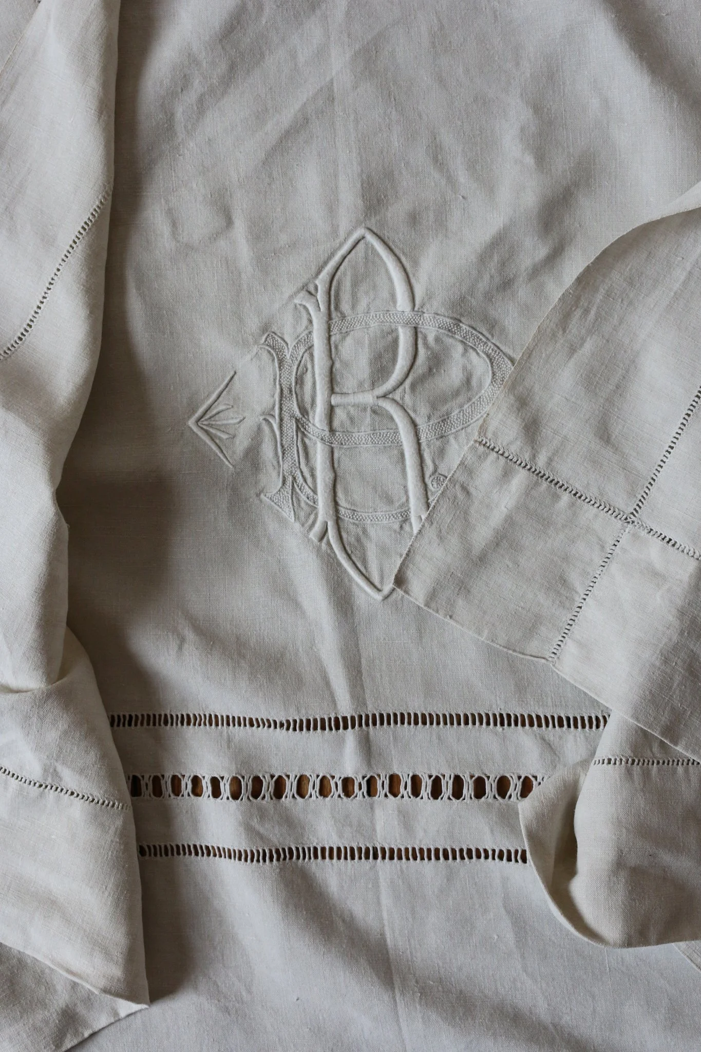 Linen sables de la loire sheet triple thread border