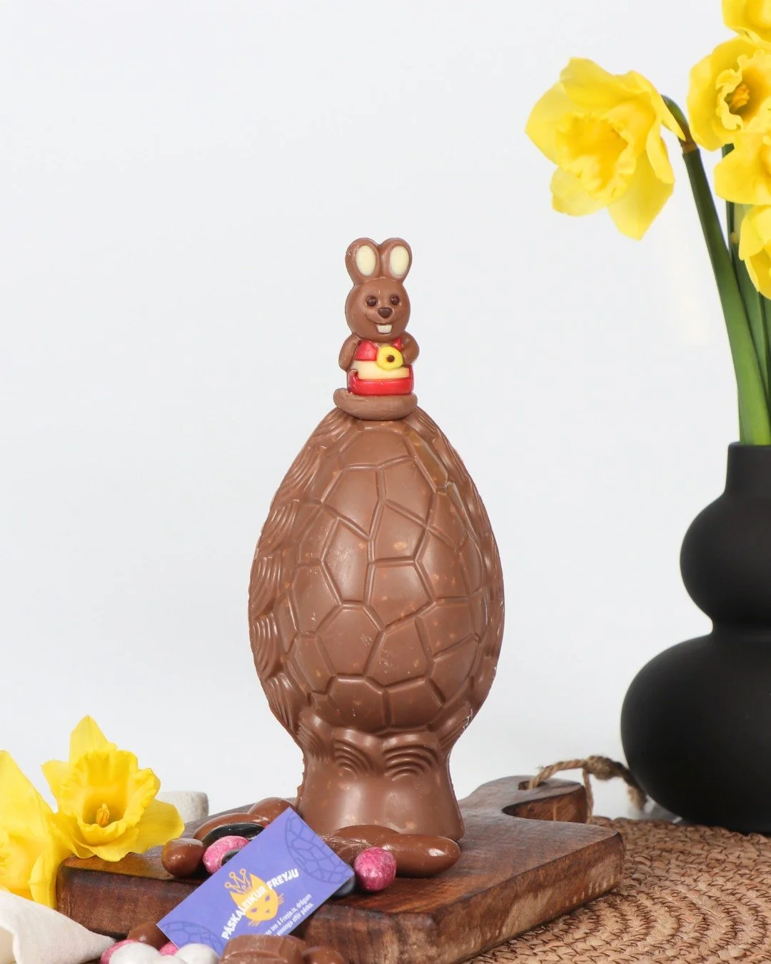 Flettu til a&eth; opna p&aacute;skaeggi&eth; 🐰🍫✨