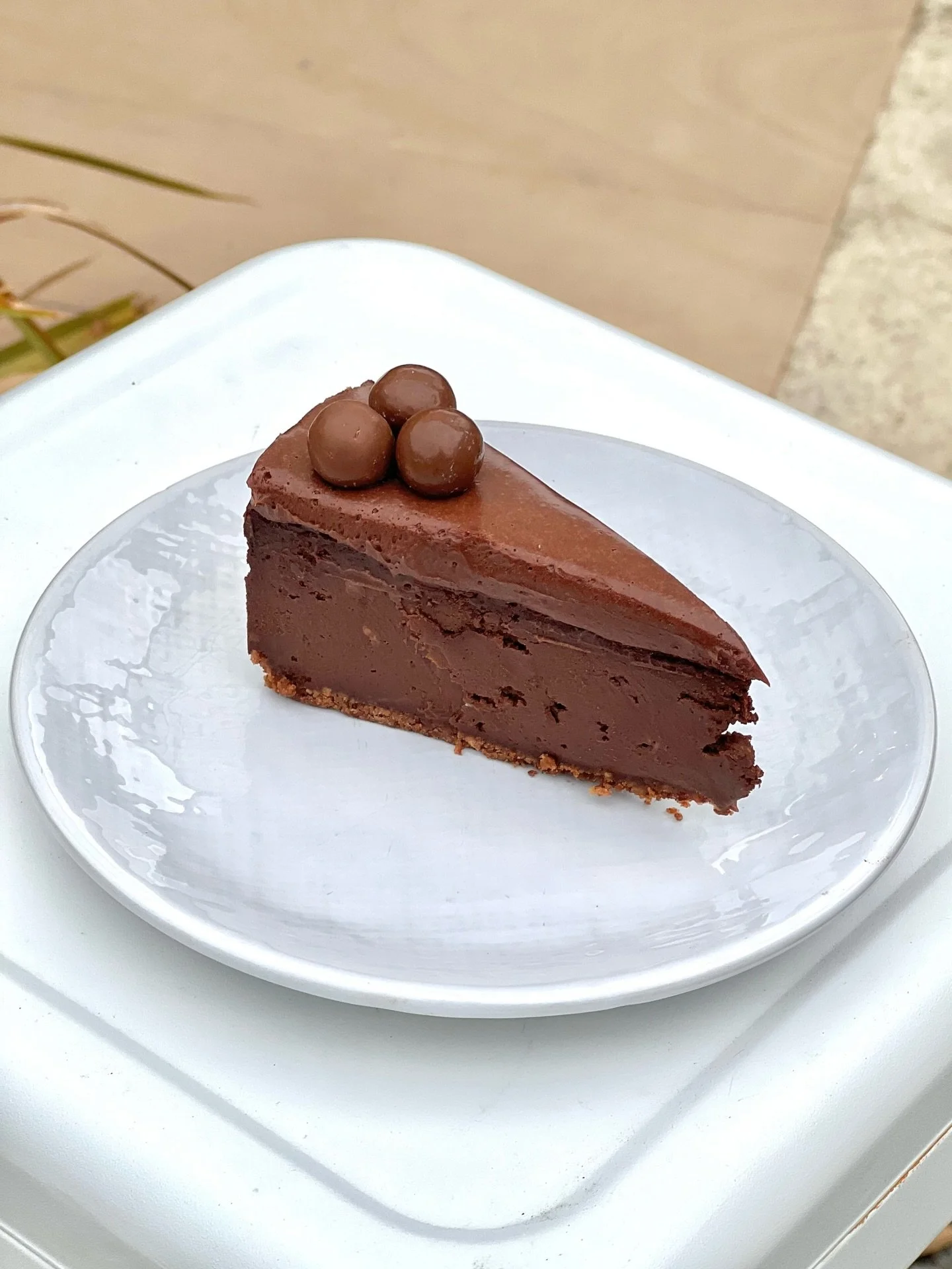 Triple chocolate baked cheesecake 🍫

Chocolate cheesecake on a chocolate biscuit base, topped with chocolate ganache. 

On the specials board until sold out🤎