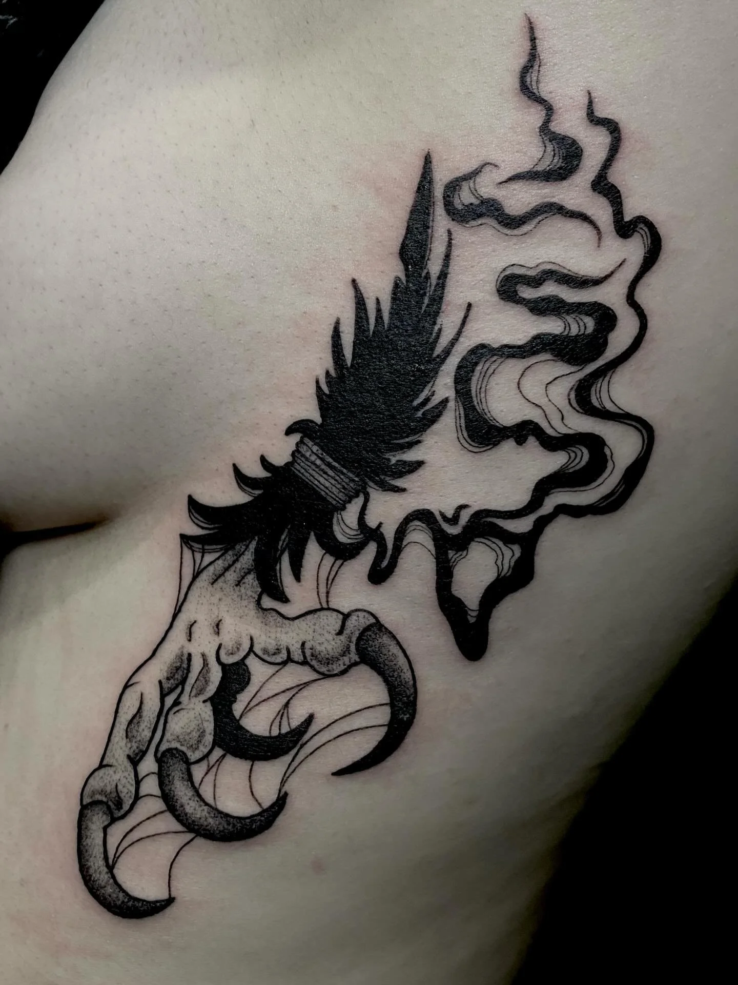 Last tattoo of 2025 for lovely Rosi (who sat like a rock btw) - thank you so much! I&rsquo;m currently booking Jan/Feb, click the link in my bio for appointments! Done at @lostsanctumtattoo 
.
.
.
.
.
#tattoo #goldcoast #tattooartist #darktattoo #bla