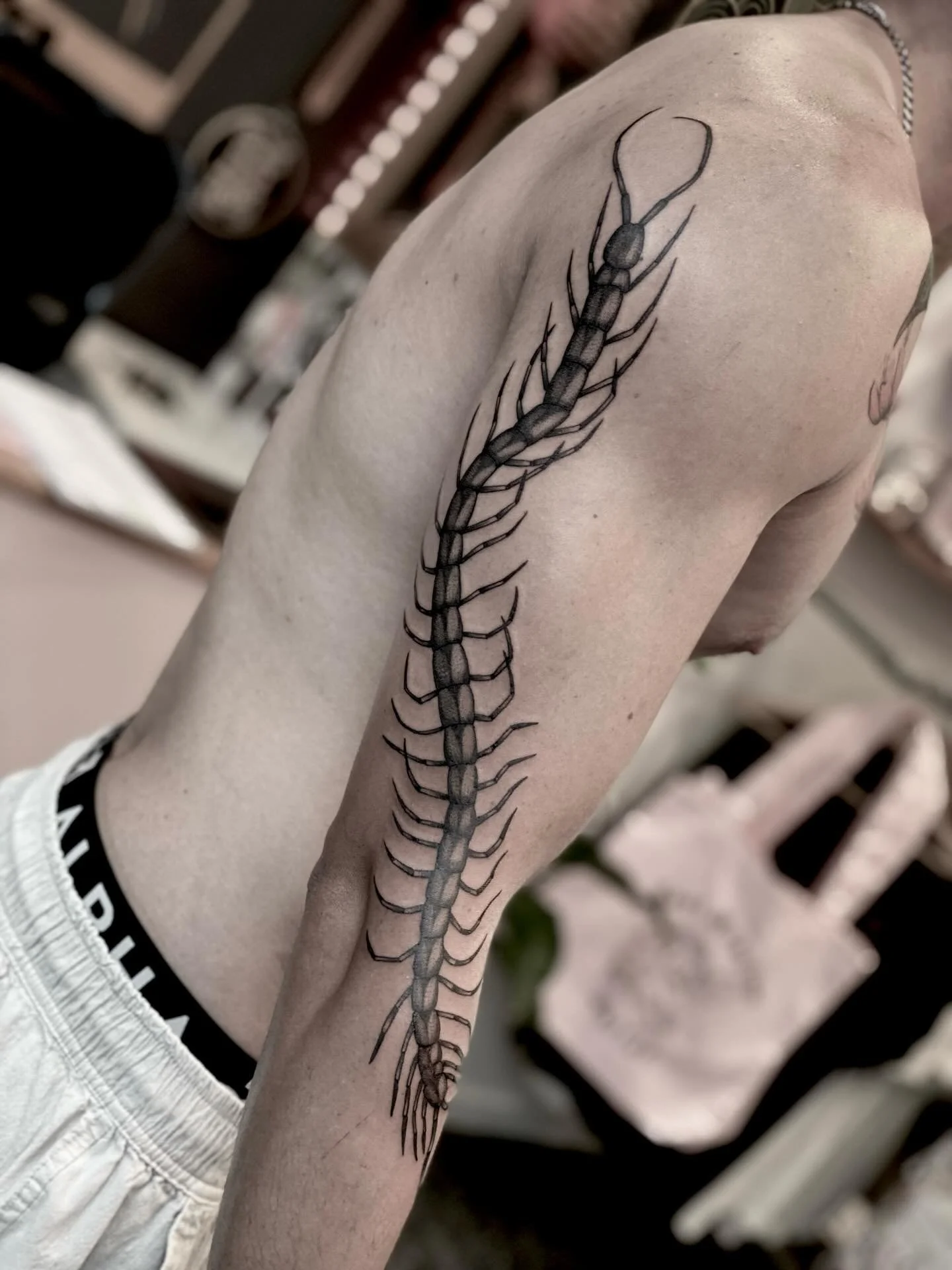 Saturday morning walk-in 👌🏻 Thanks heaps Tony. Done at @lostsanctumtattoo 
.
.
.
.
.
#tattoo #goldcoast #tattooartist #darktattoo #blackwork