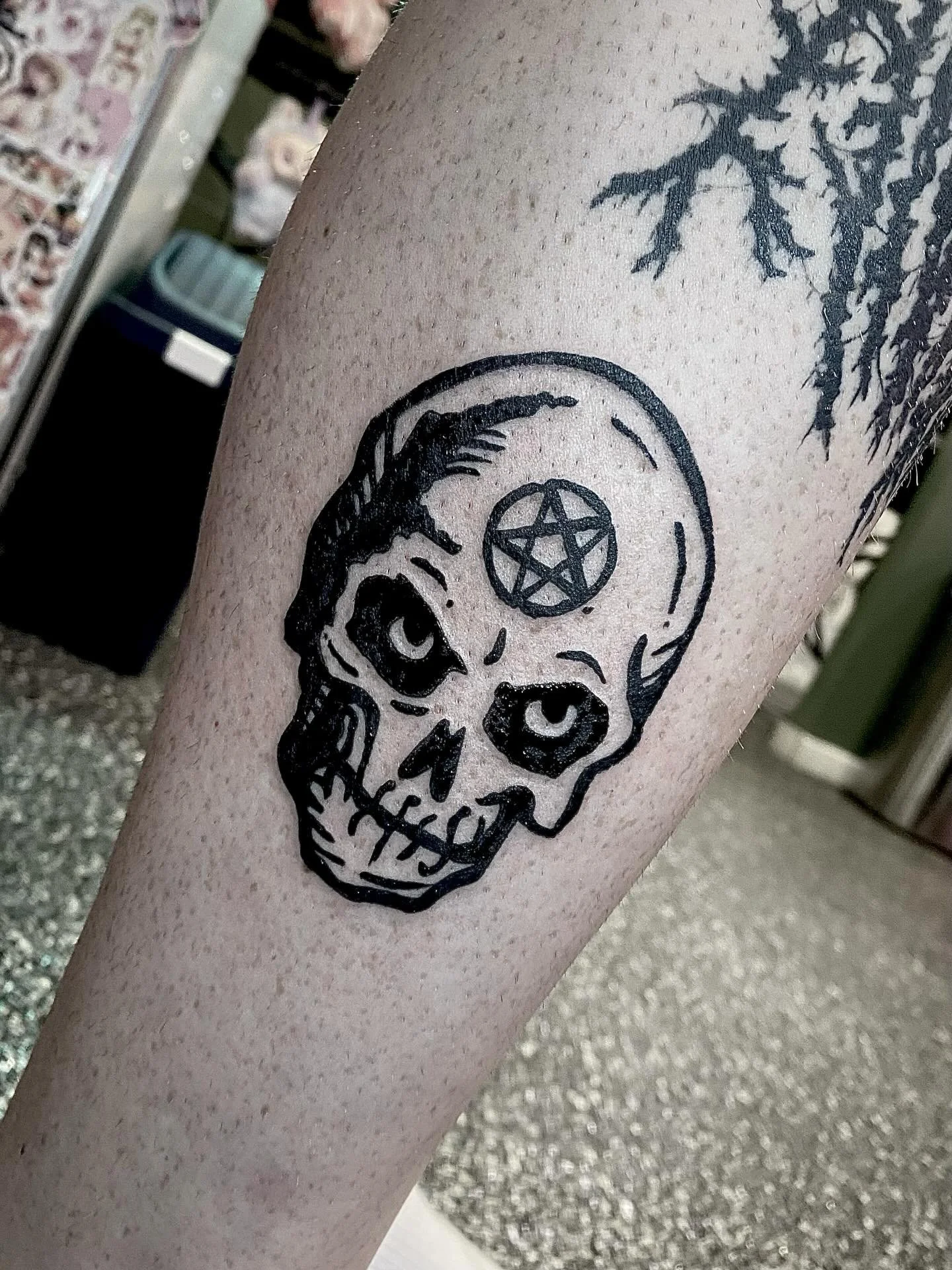 A fun bit of blackwork for Brandon today - thanks legend! Done at @lostsanctumtattoo 
.
.
.
.
.
#tattoo #goldcoast #tattooartist #darktattoo #blackwork