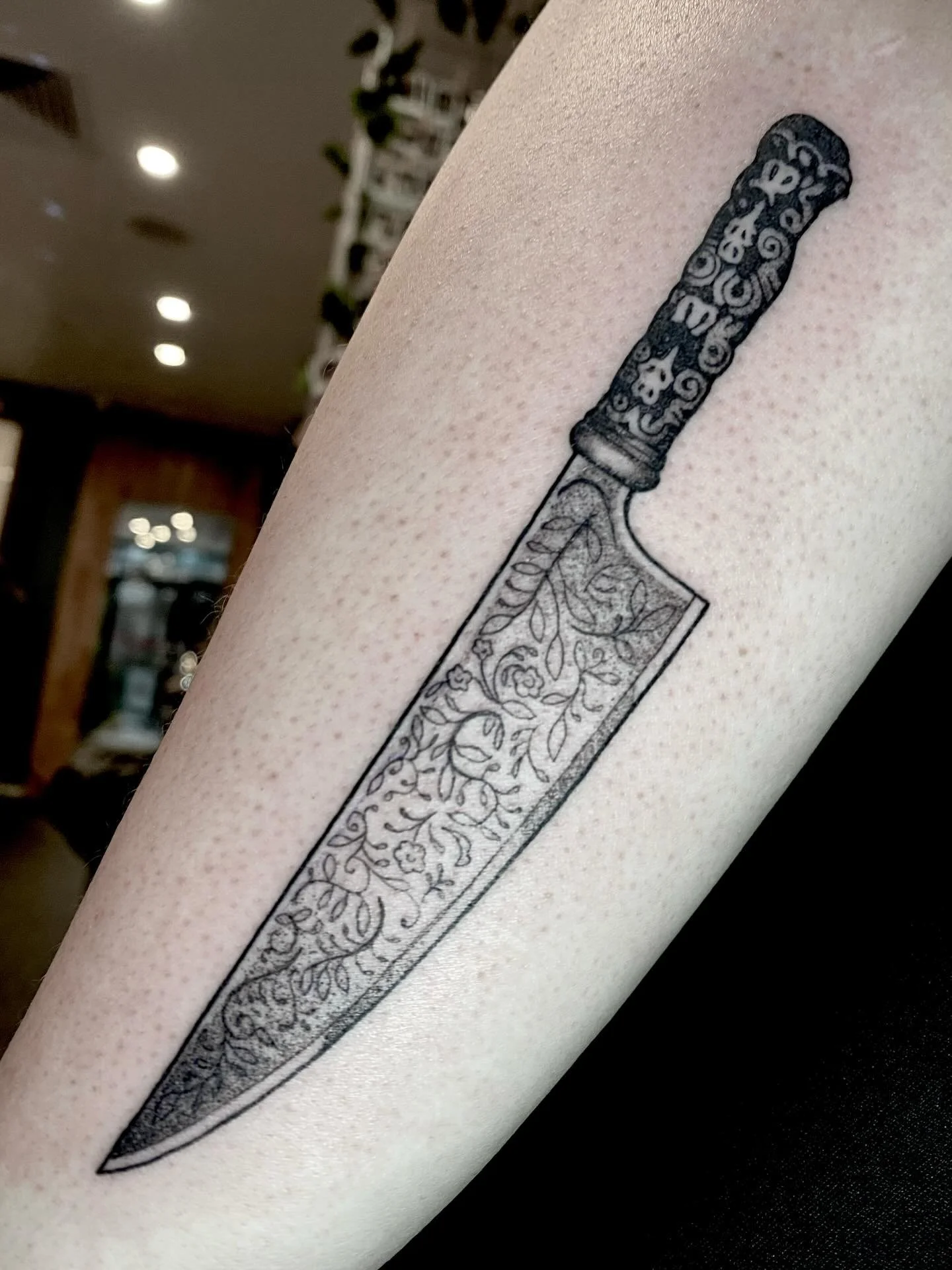 The Vorpal Blade for Courtney, thank you so much! Done at @lostsanctumtattoo 
.
.
.
.
.
#tattoo #goldcoast #tattooartist #darktattoo #blackwork