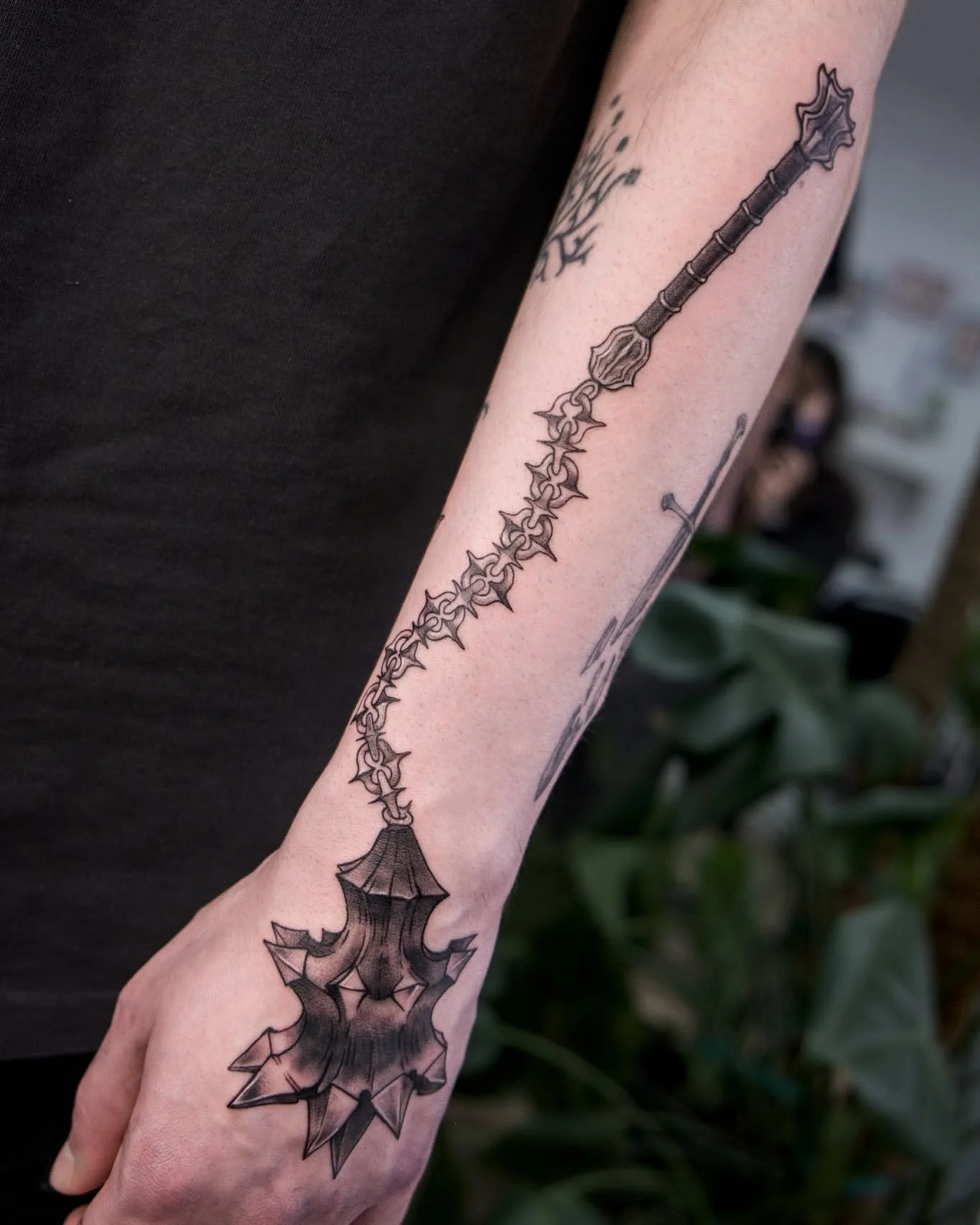 Our lord Sauron would be pleased... ⚔️
Yet another for Gabriel's collection - thank you so much for trusting me with your whole LOTR arm! This is the fourth LOTR themed one we do and I couldn't be more pleased. The process was really interesting for 