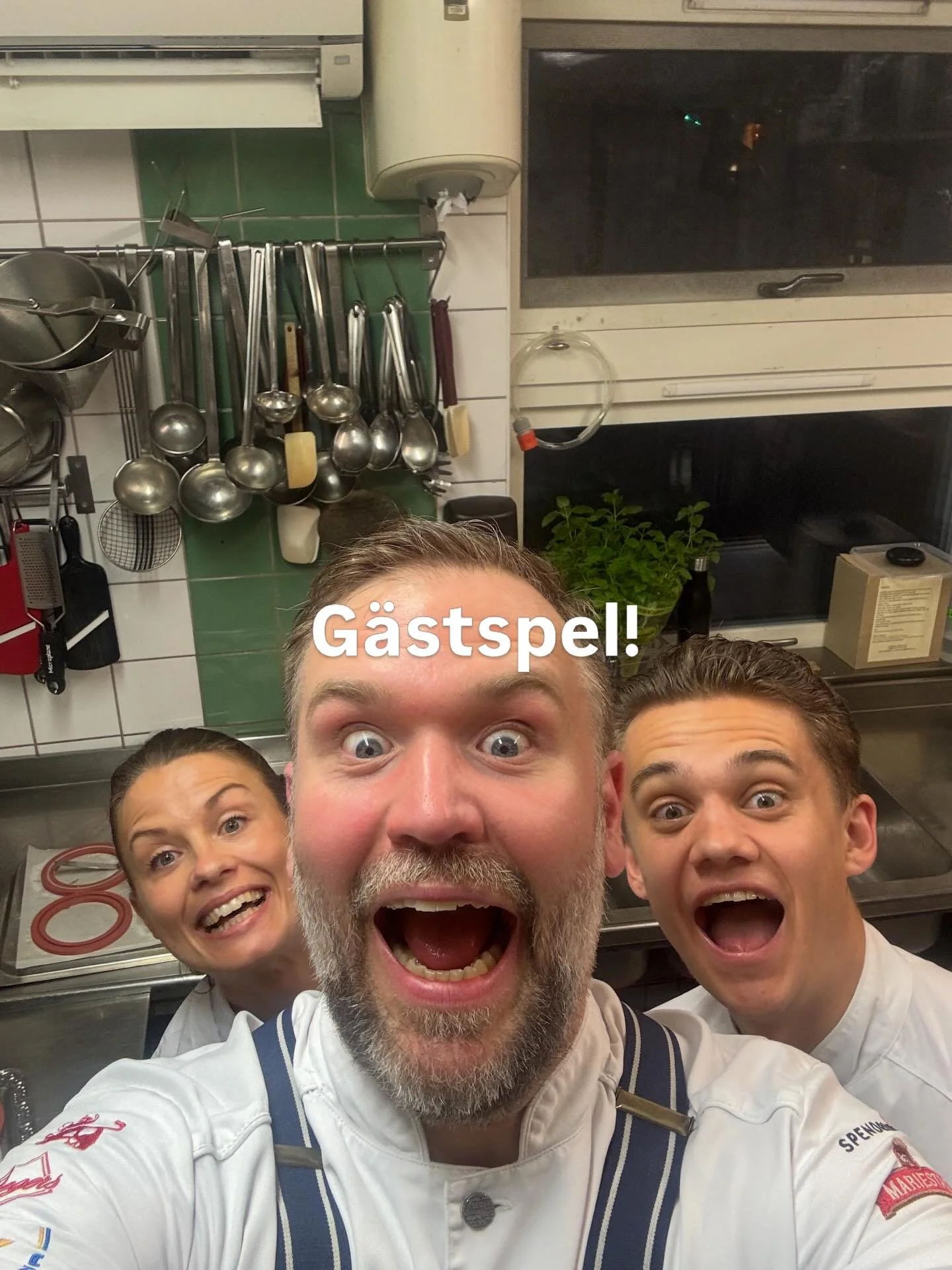 G&auml;stspel med &aring;rets kock 2025! Vilken j&auml;vla kv&auml;ll! @aretskock @ida.bauhn @carlbohrens #&aring;retskock2018 #h&aring;llk&auml;ftenmat