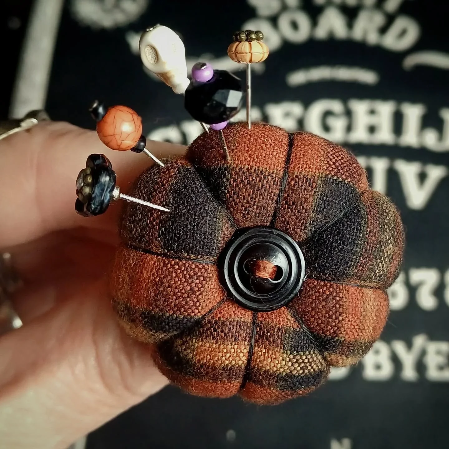 Autumn Plaid pincushion ring.  I haven't got much of this gorgeous fabric so these are pretty limited. Grab one with some spooky pins xxx
#pincushionring #textileartist #designermaker #yorkshireartist #yorkshiremaker #uksmallbusiness