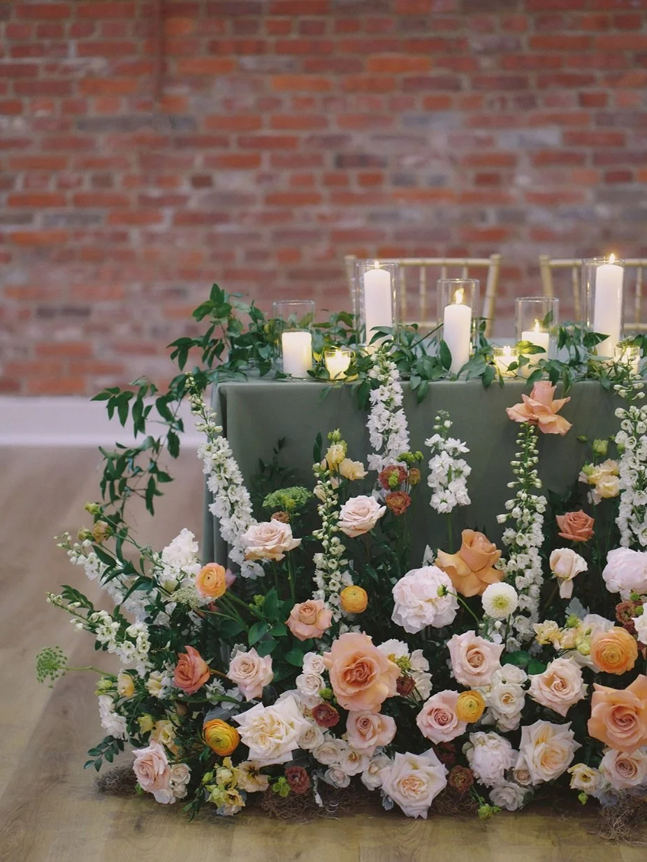 It&rsquo;s all in the details. 

From the soft glow of the patio to our signature floral designs and original brick, every corner is designed for life&rsquo;s big moments. 🤍

Venue @thegrandchs
Planning &amp; Catering @duvalleventschs
Photography @c