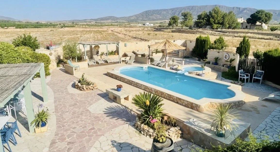 🇪🇸 Spain - £100 Deposit for 200 Hour YTT, shared Twin Room, in Pinoso, Spain