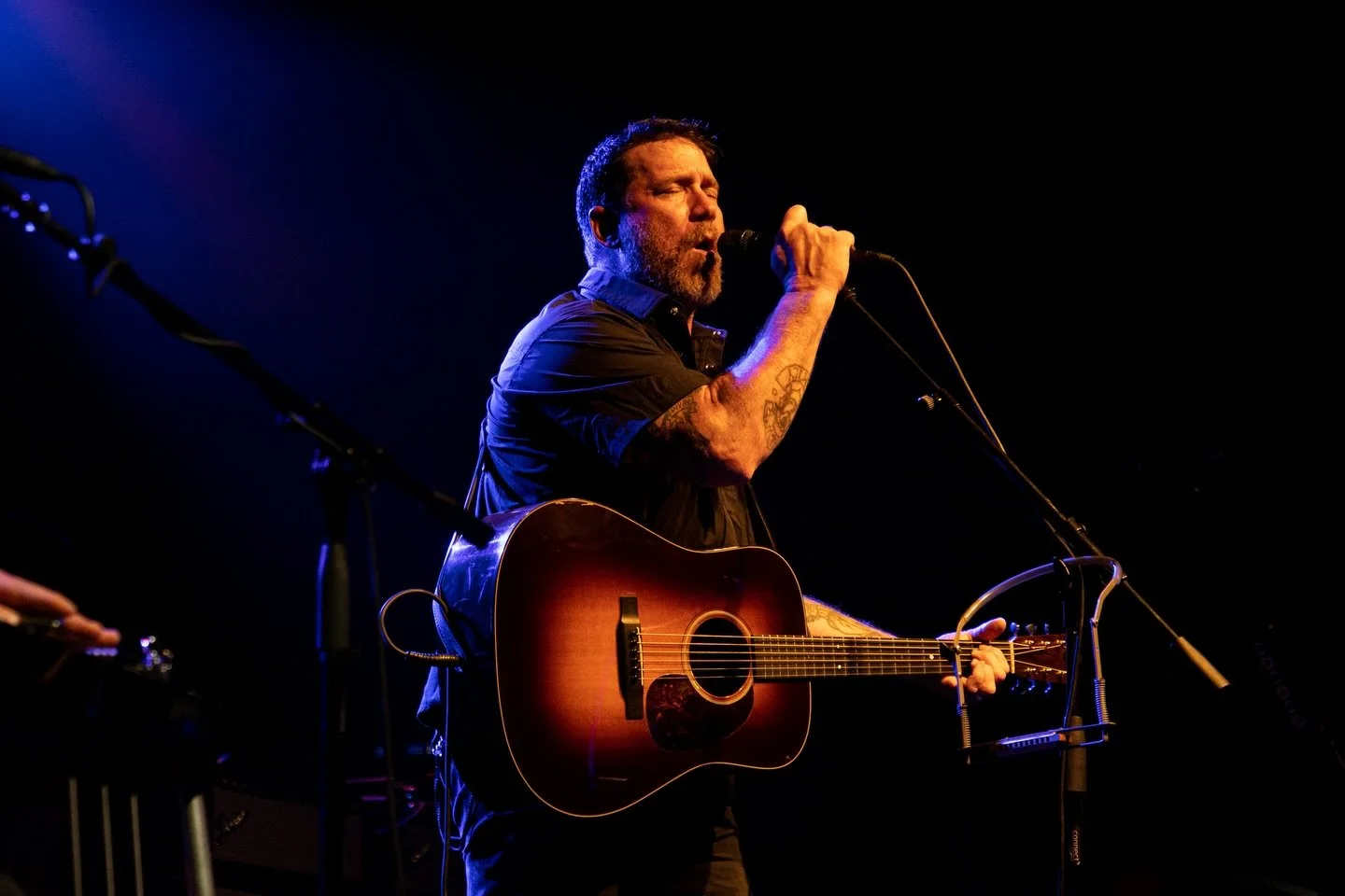 Jason and I saw @chuckragan at @portlandhouseofmusic last night and it reminded me of when I photographed him in 2023. It was incredible to see him in such an intimate setting this time and watch the crowd come together to sing along to &ldquo;Meet Y
