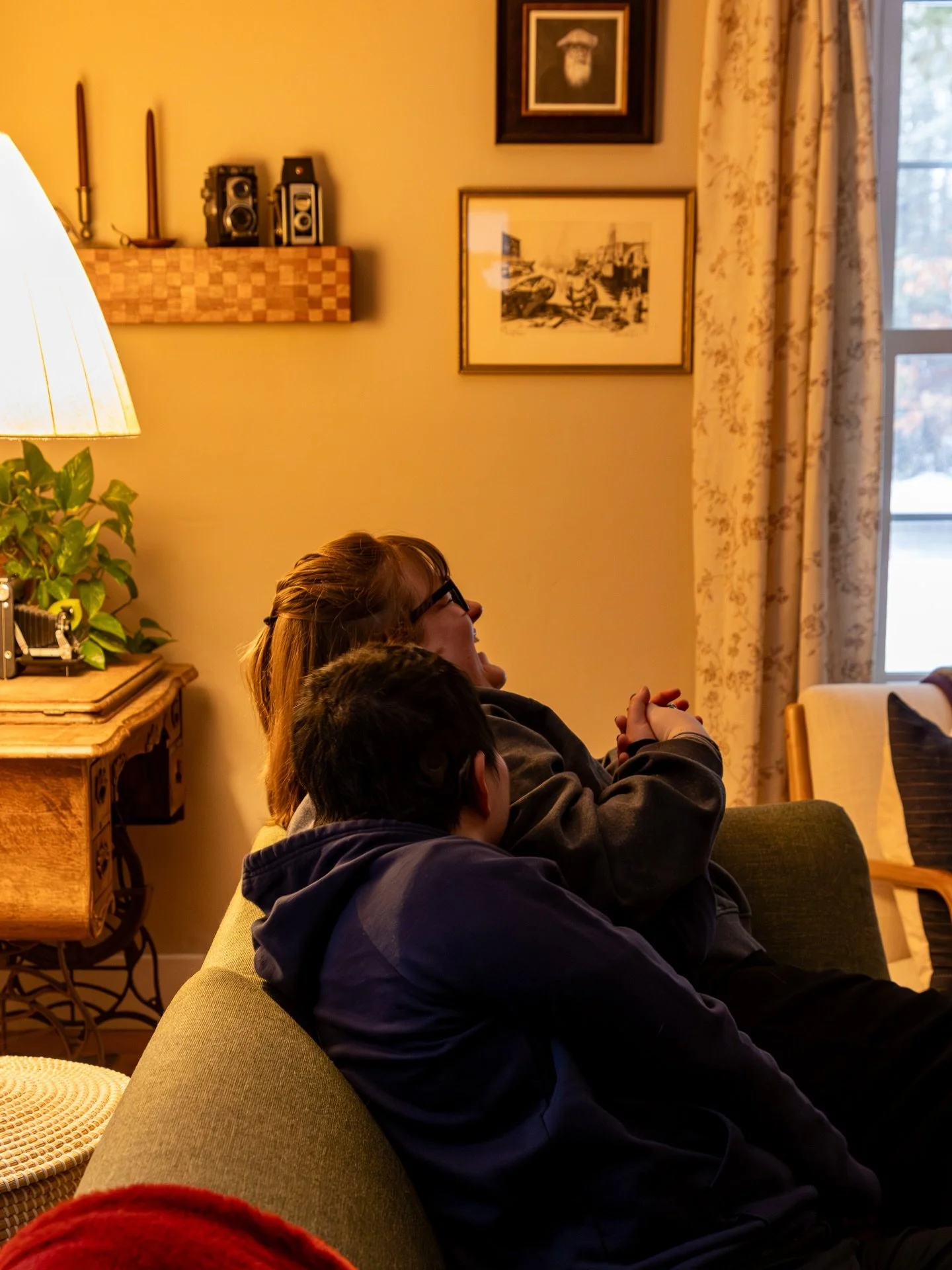 My sister, Megan + her girlfriend, Zoe, came to visit yesterday and finally saw the house! It was lovely having them here for a few hours in the snowy weather. Looking forward to another visit in the future when the weather is warmer.