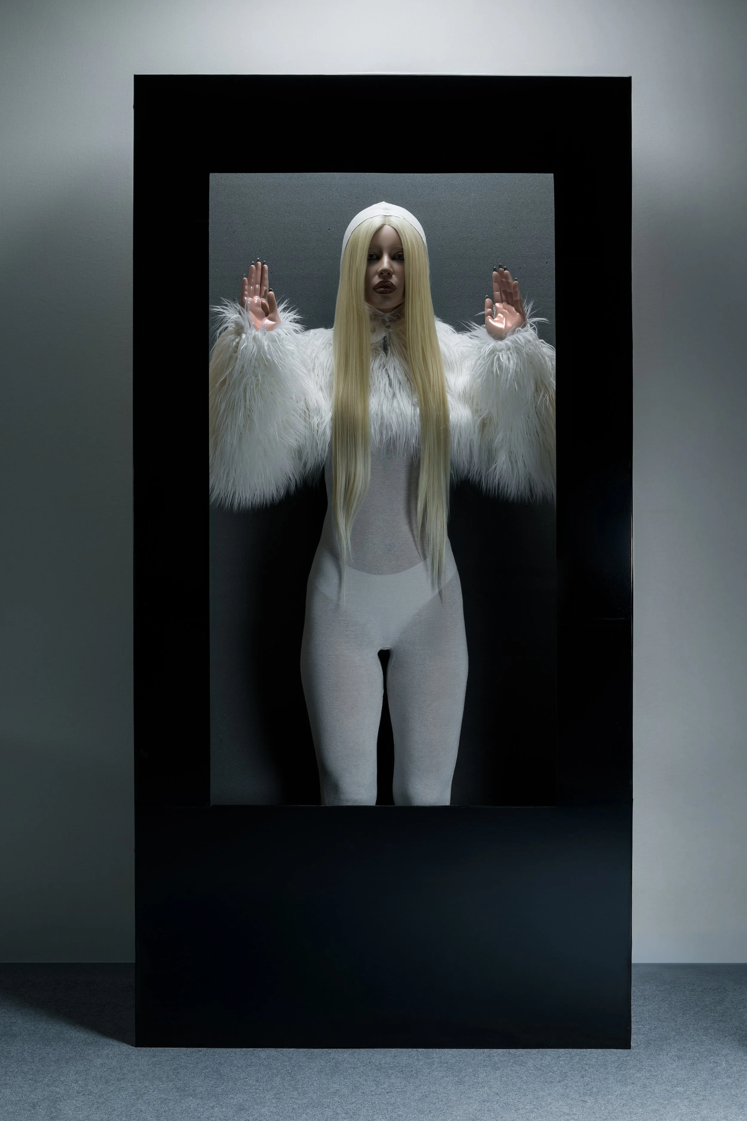 MANNEQUIN_by rianon vran_2024_12_141670-Verbessert-RR.jpg