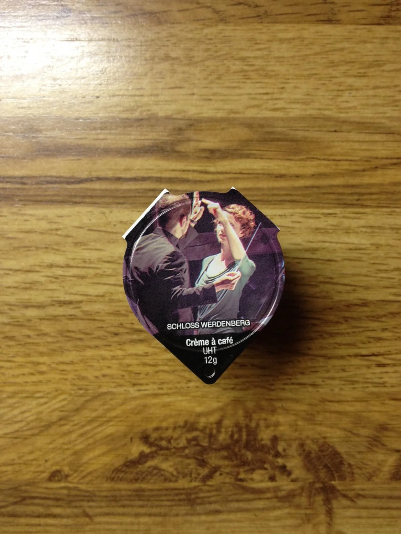 Ich auf einem Kafirahmdeckeli mit Jonathan Stockhammer!