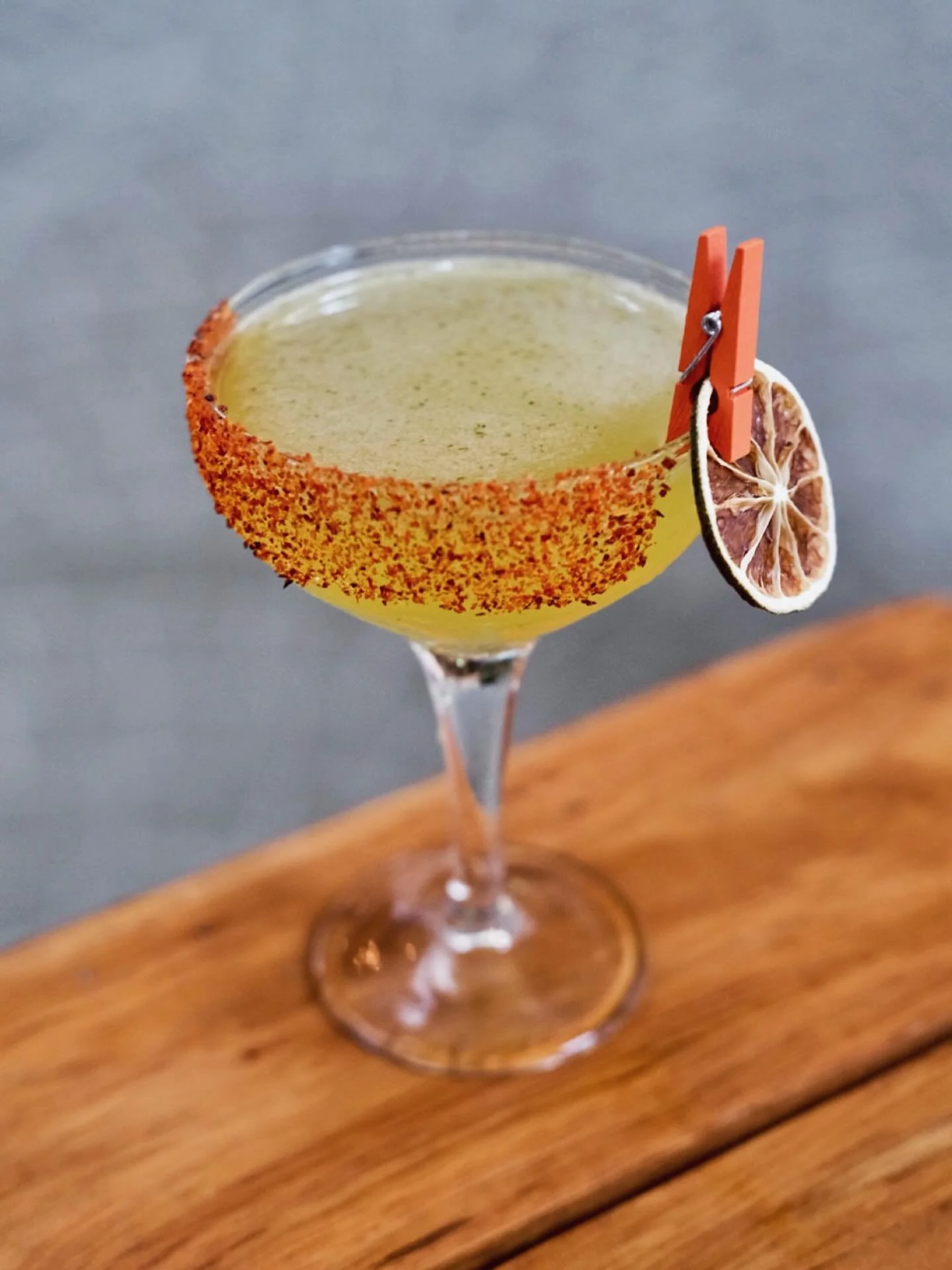 Para nuestra gente, para nuestras ra&iacute;ces. 
Si vives en el para&iacute;so, te mereces un treat. 
&iexcl;Ven y si&eacute;ntete en casa! 

〰️Menciona a tu amigo local favorito y planeen su visita. &iexcl;Los esperamos!

.
.
.
.
#PlayaDelCarmen #L