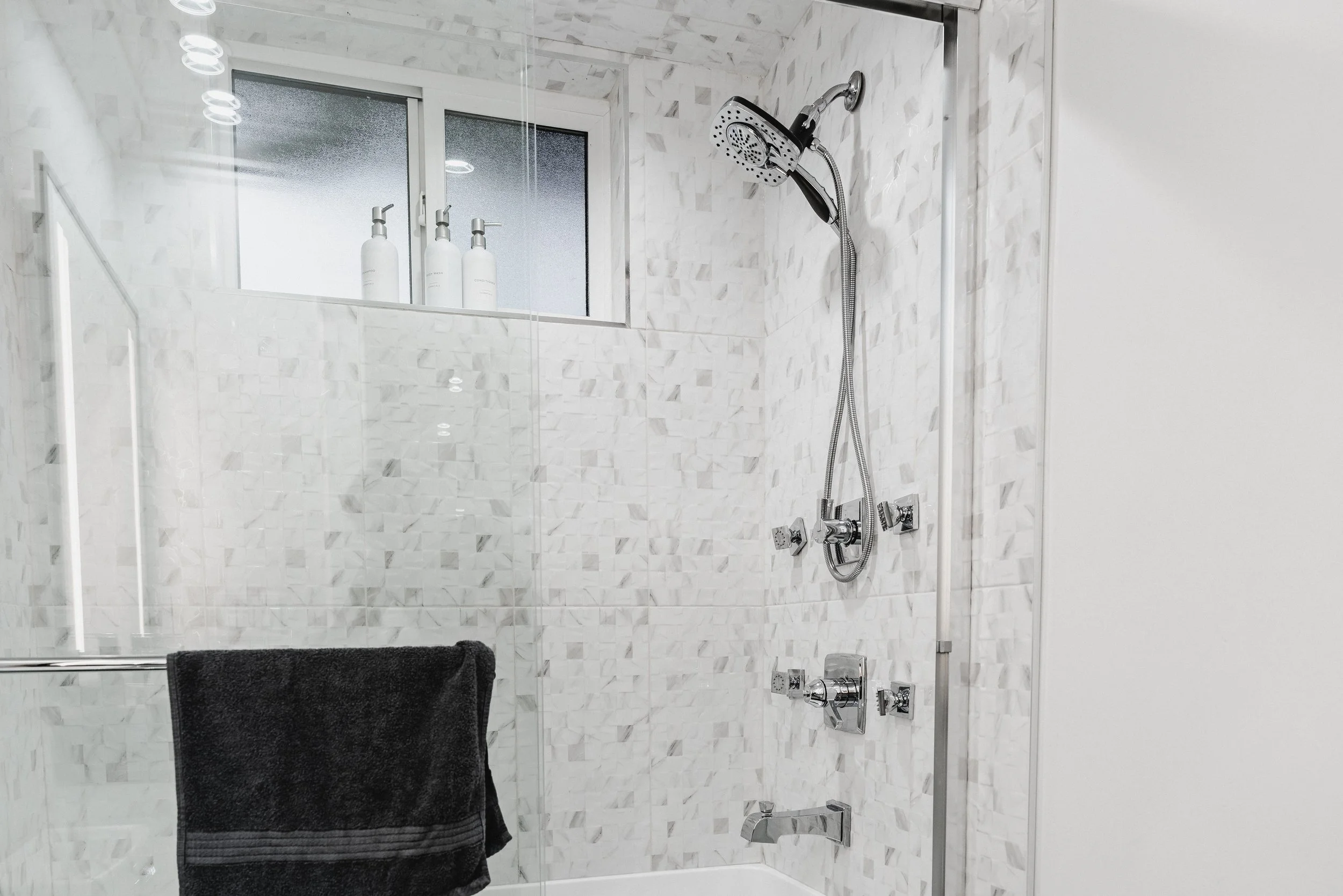 Hugh AirBnB02-10.jpg