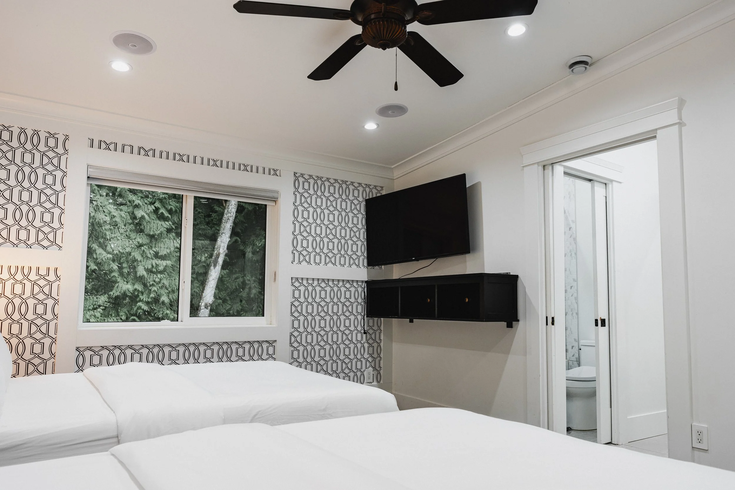 Hugh AirBnB02-23.jpg