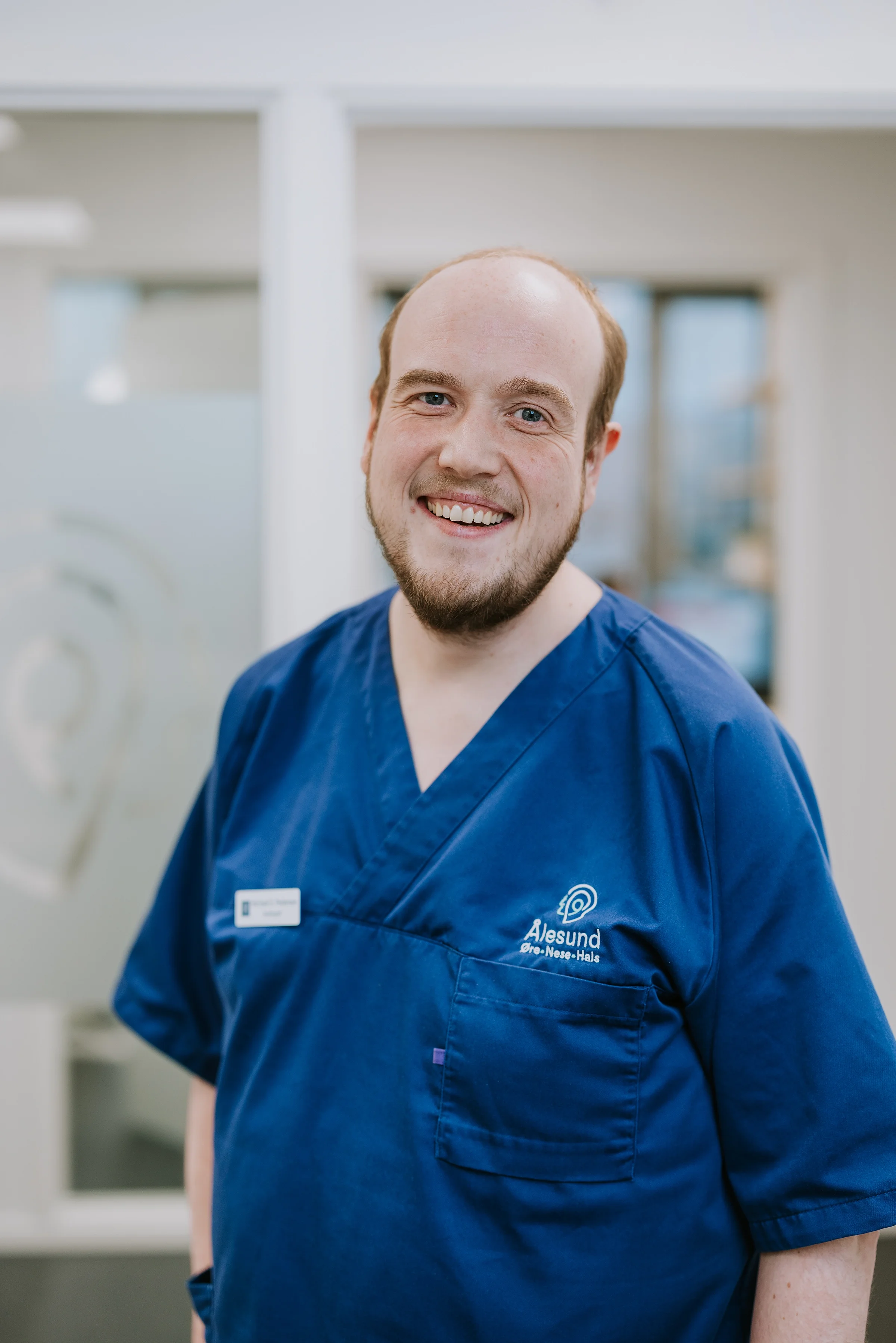 Ansattportrett av Micheal Damgaard Pedersen, autorisert audiograf hos Aalesund Ore Nese Hals i Aalesund