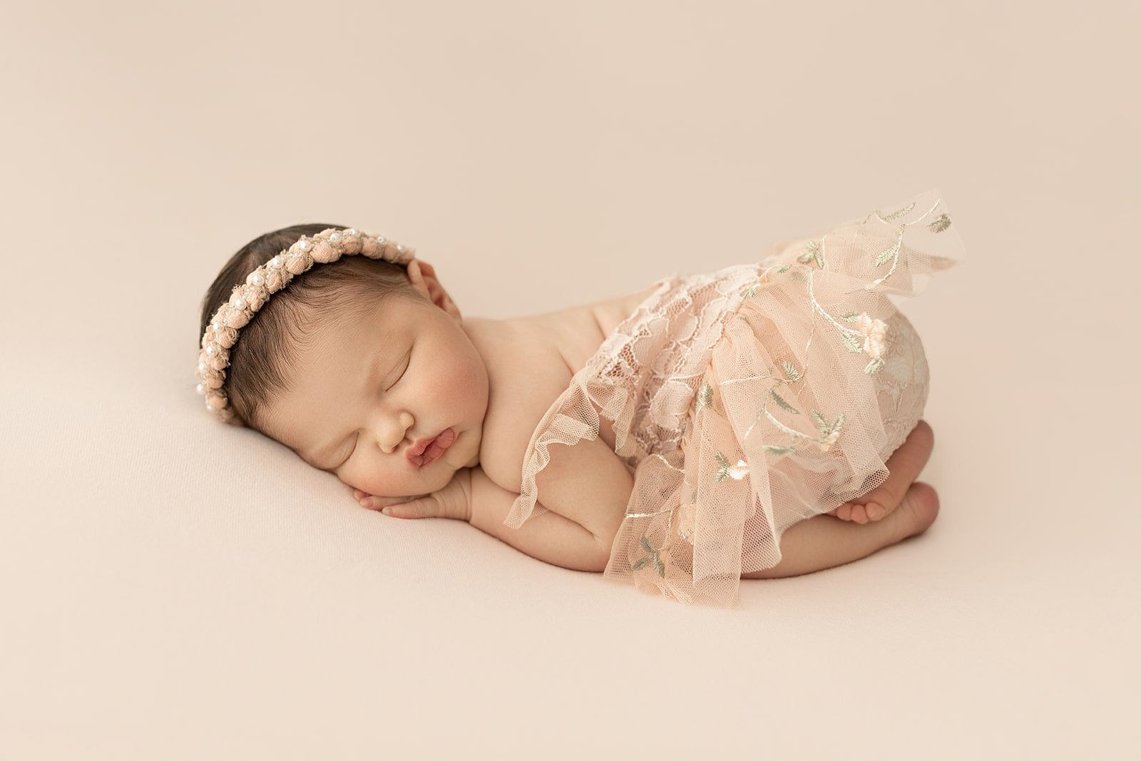12 Simple Newborn Photography Tips for Parents
