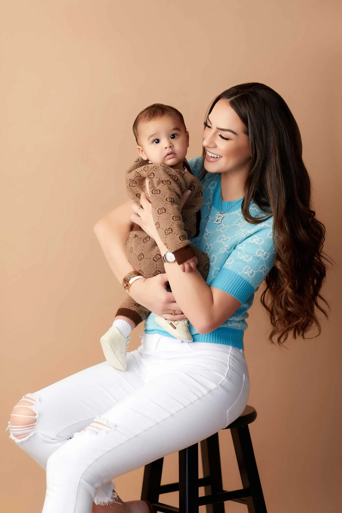 family-photoshoot-ideas-58.webp