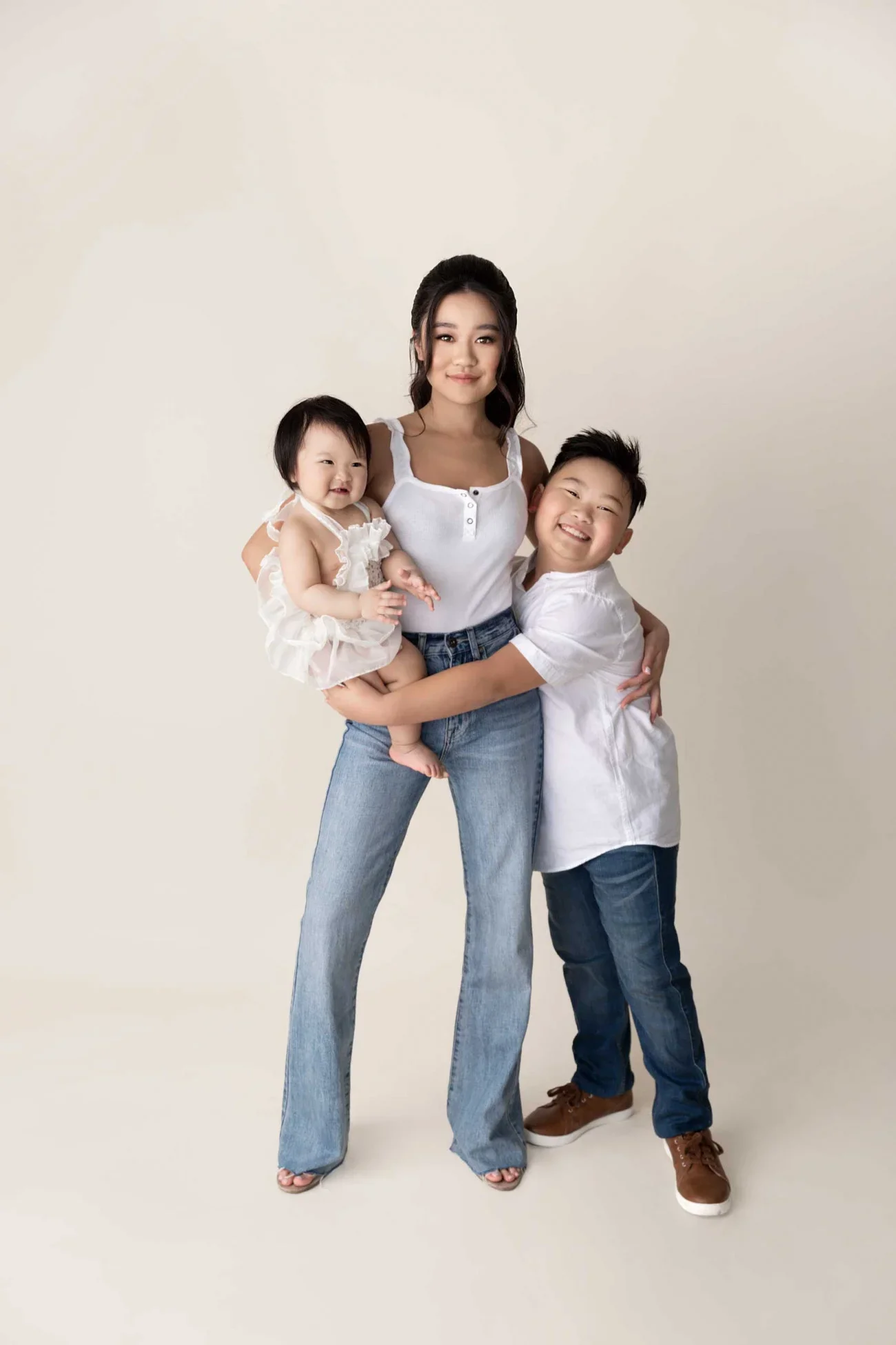 family-photoshoot-ideas-61.webp