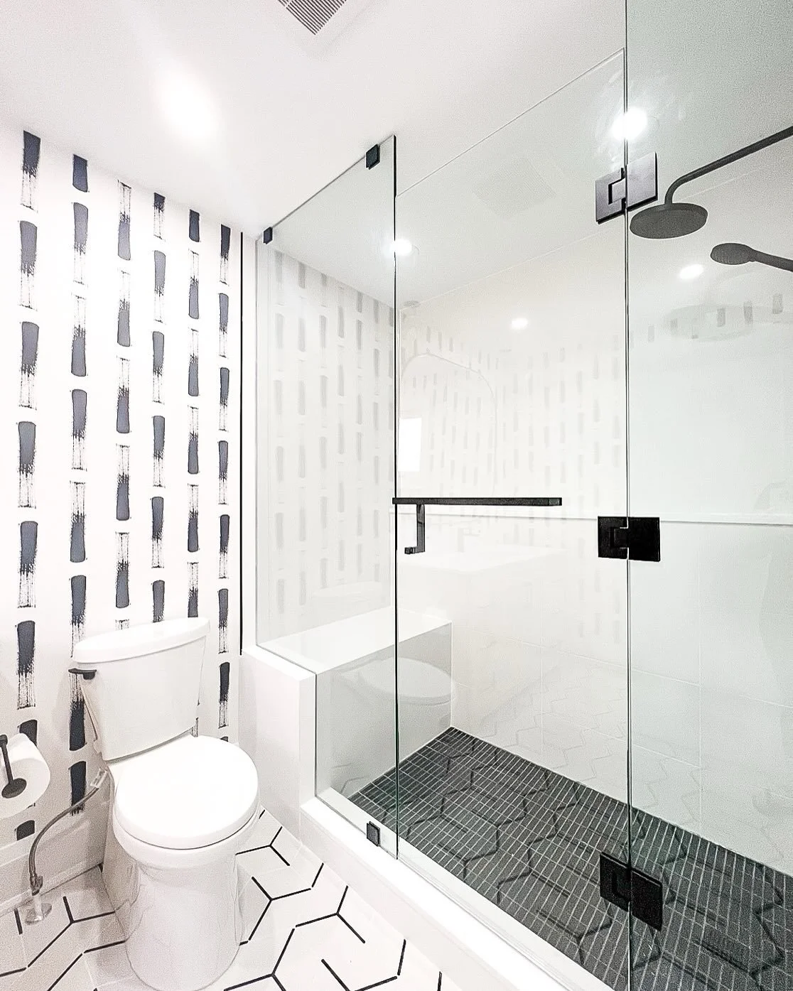 Swipe for the before!
 
A lot of clients have been asking for black and white lately and it is all about mixing the right patterns and textures to make it timeless. Properly designed layouts give your outdated home functionality. 

#interiordesign 
#