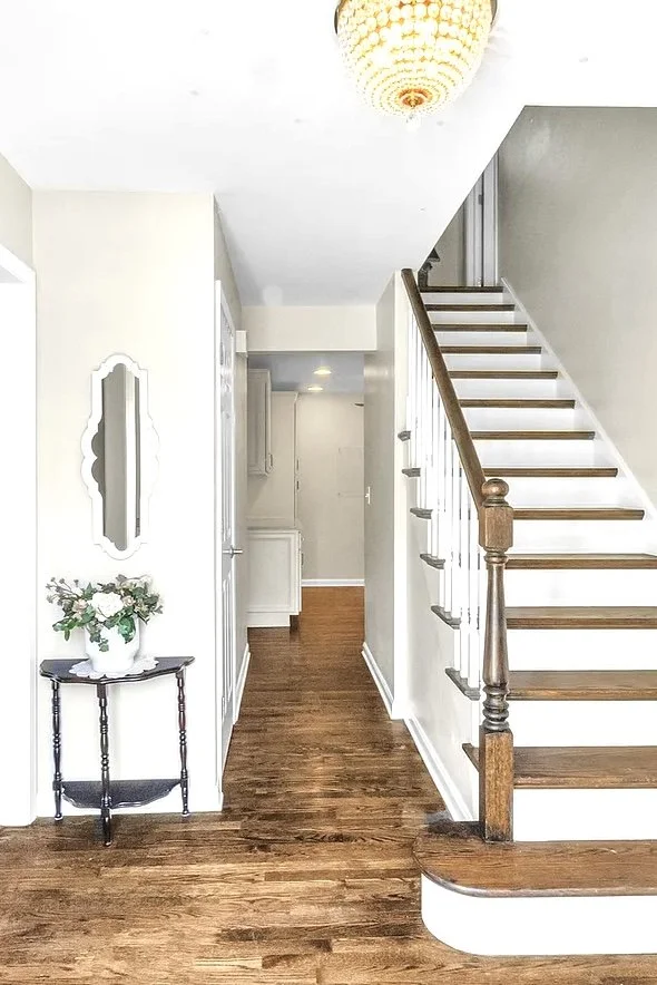 entryway staging st paul.jpg