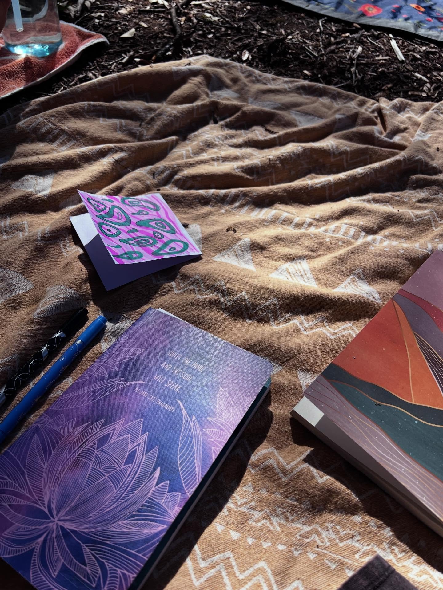 Behind the scenes of what it actually looks like to refill your creative well. ✨

Kate and I snuck away to a creative morning @creativemrng meetup &mdash; not to work on sunroot, not to be productive, just to make art for the sake of making art. and 