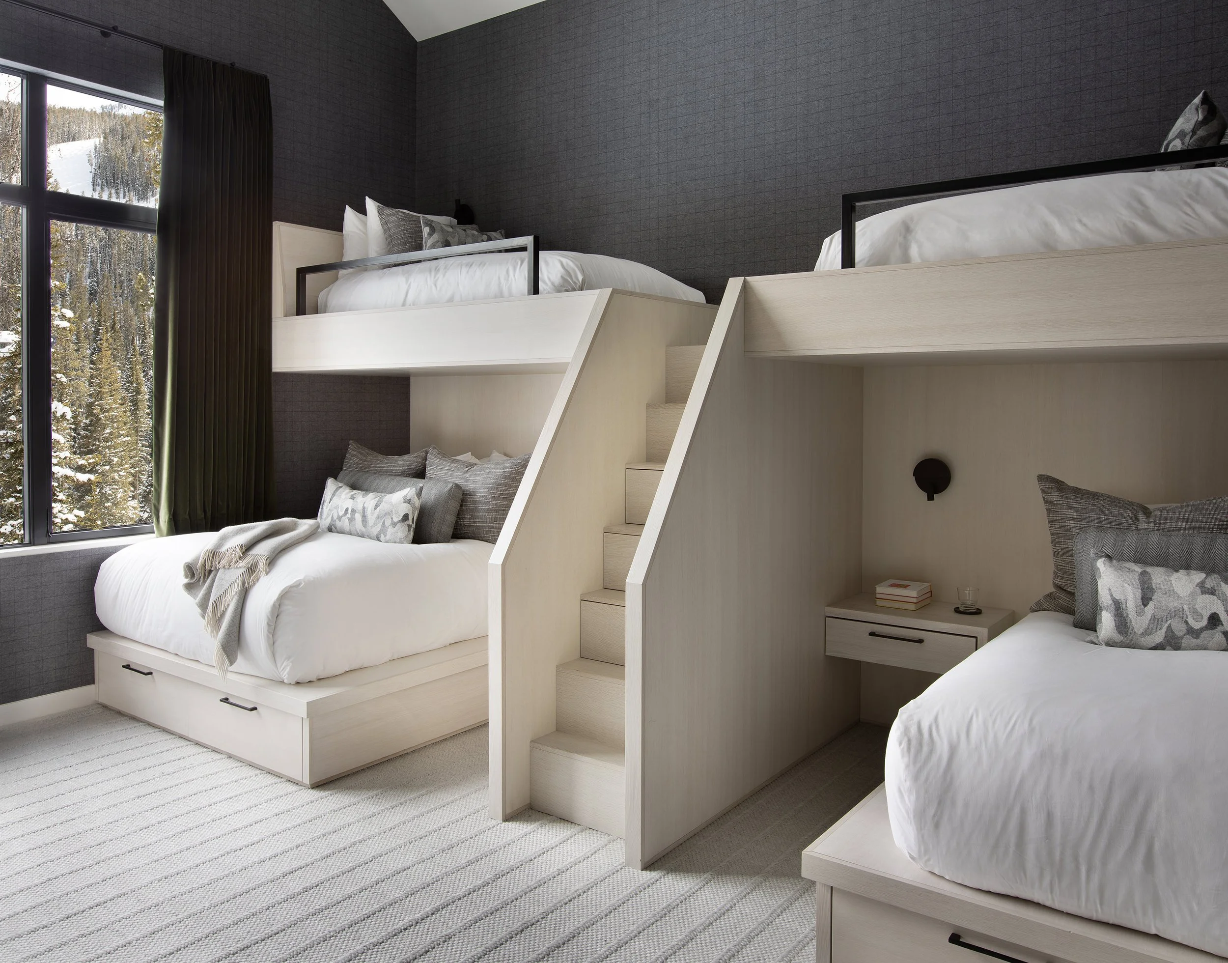 9 SkiTraverse_0027_EaskiLivin_web_2500w.jpg