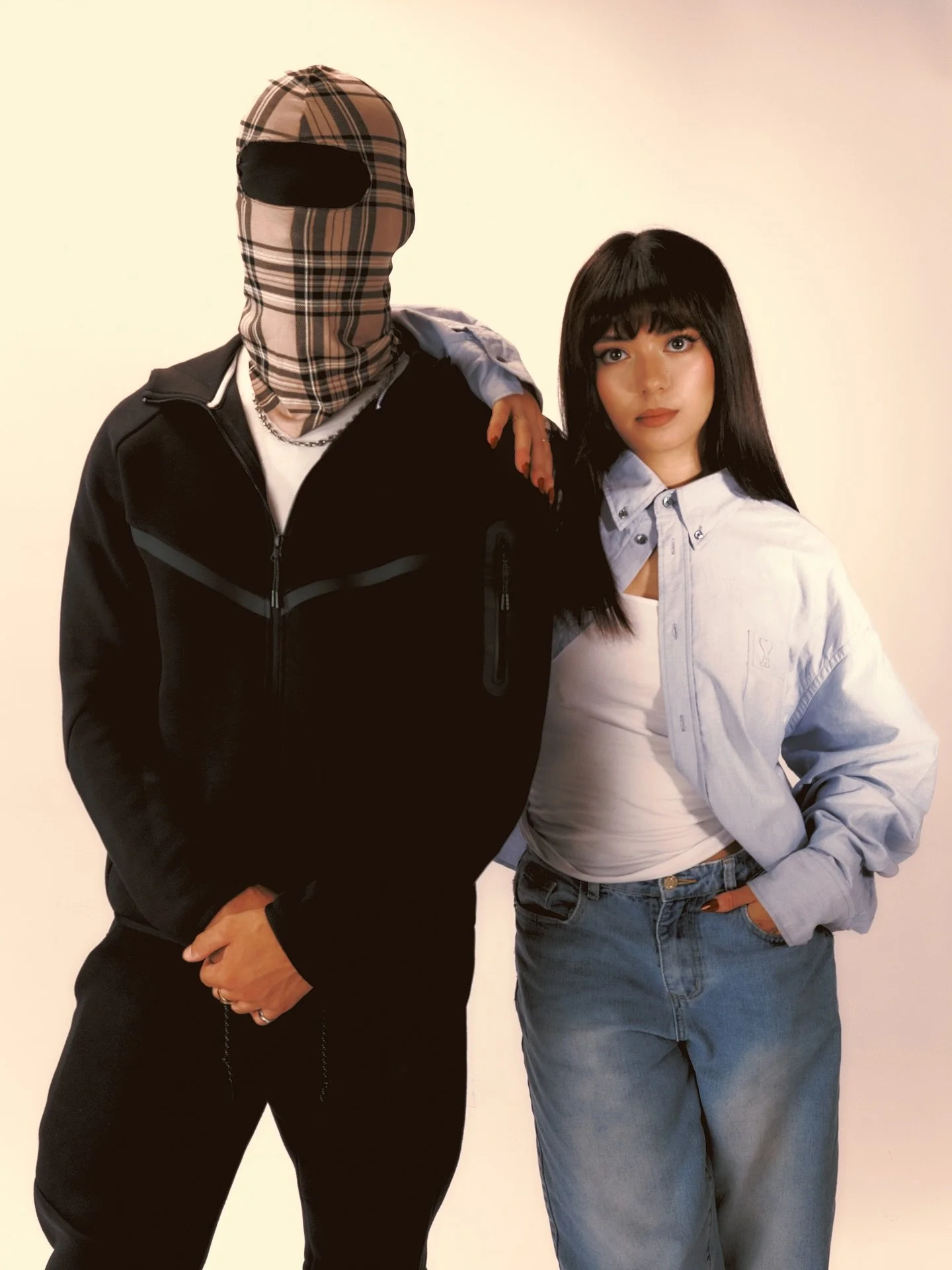 Mien de @aslizn en feat avec @mhs_7off 🤝

Photographe: @maddshots_studio 
Mua: @aamel.mua