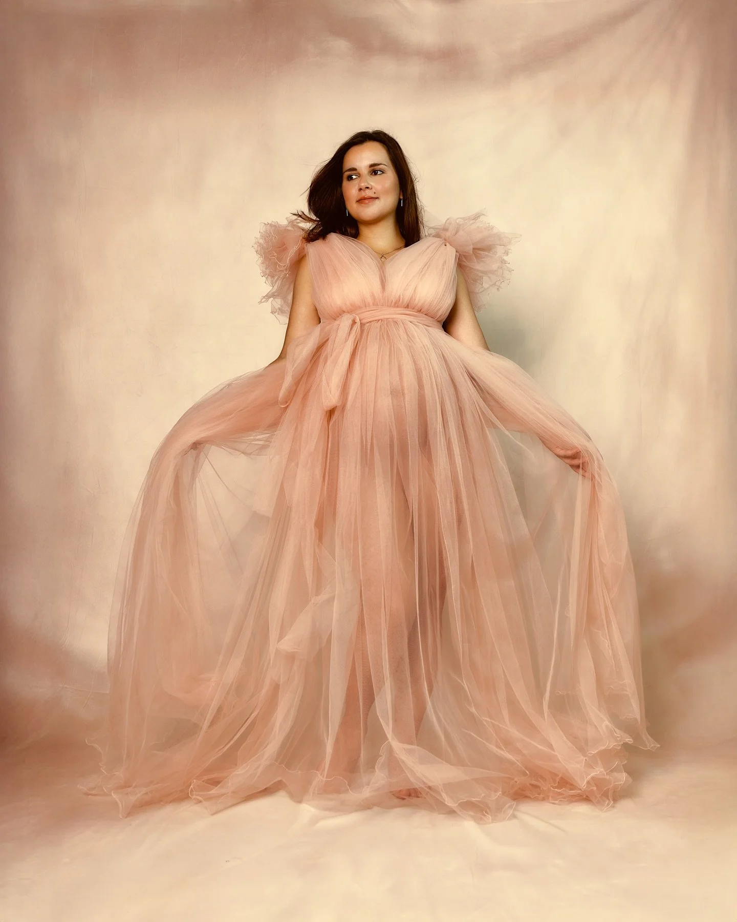 Morgann est venu faire une s&eacute;ance photo pour son 7&egrave;me mois de grossesse ✨

Chaque s&eacute;ance est pens&eacute;e pour vous offrir un moment unique! En m&ecirc;lant esth&eacute;tisme et &eacute;motion, je capture la douceur, la force et