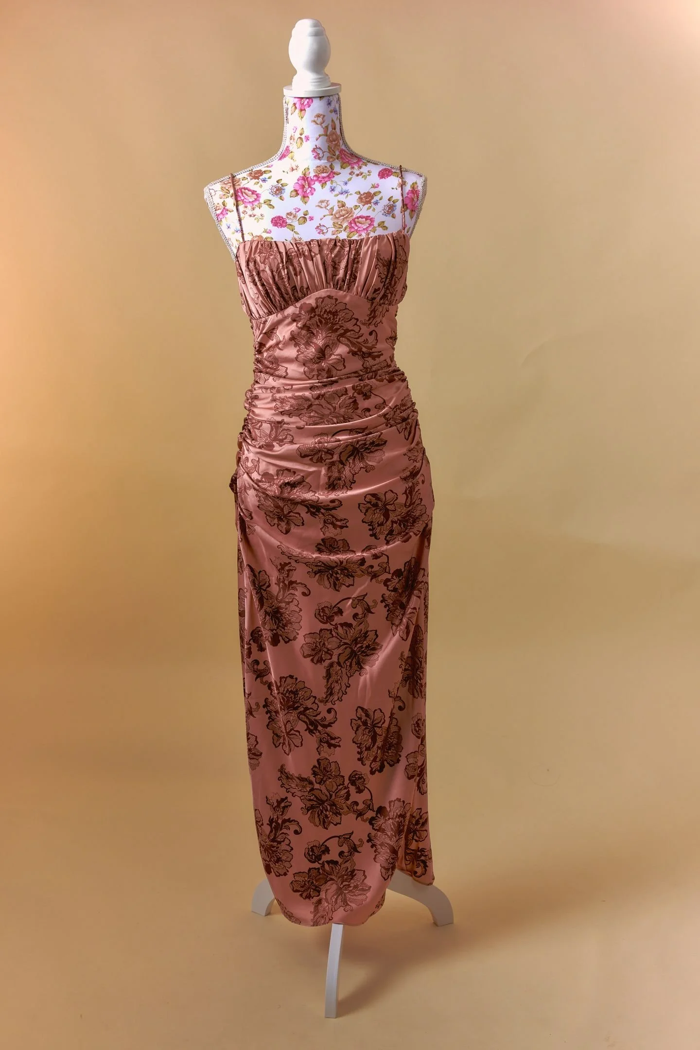 Robe rose à fleurs
Taille : S/M