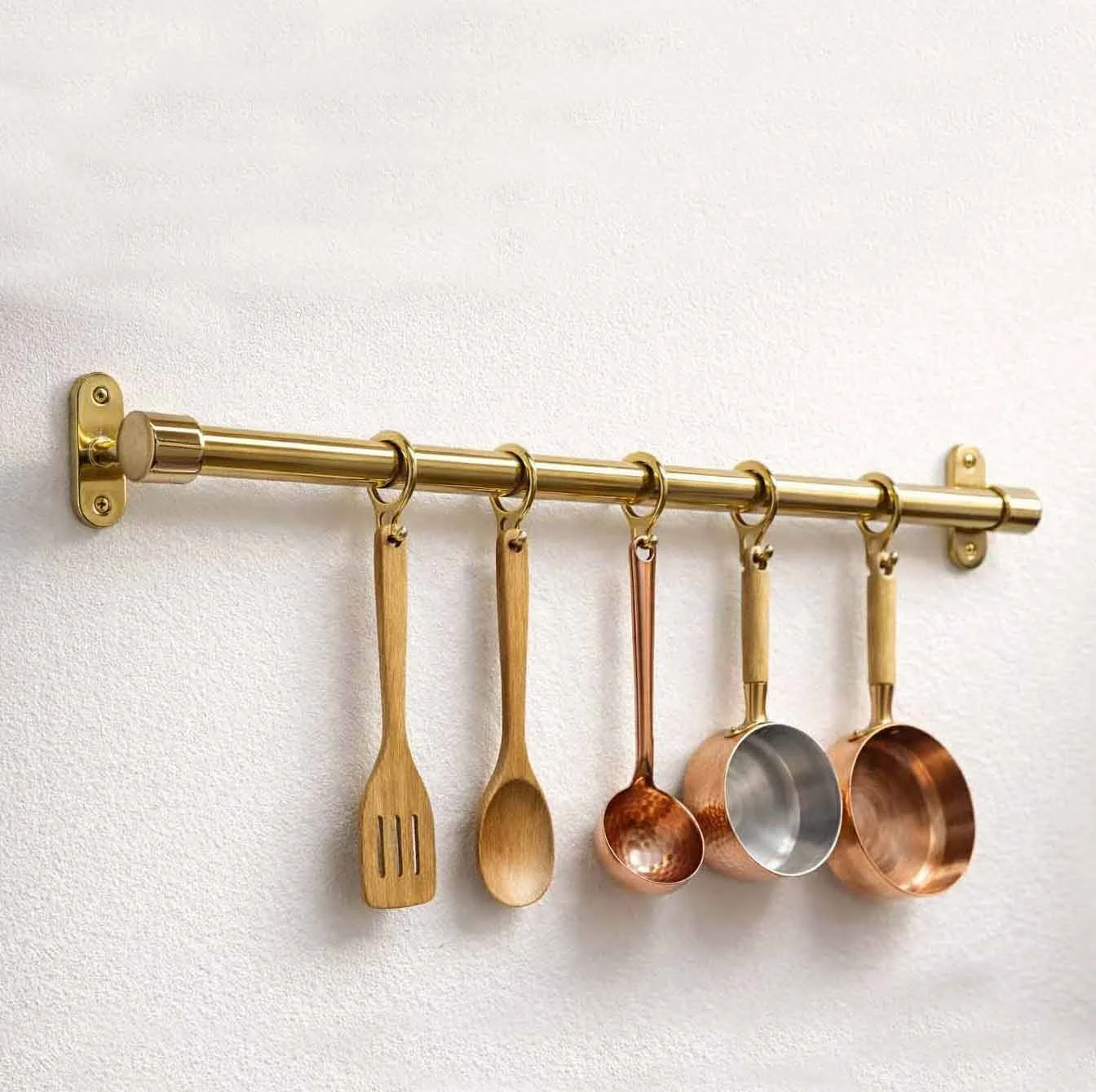 brass-pot-rail_f238246c-347b-4e6c-bb8c-b9b190a6c3f0.jpg