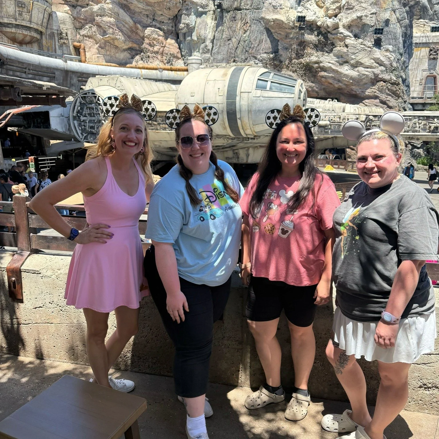 Real talk: could you actually vacation with your friends? 

Everyone loves the idea of a friends trip&hellip; until one person wants rope drop and another wants to sleep in and drink coffee in peace.

That&rsquo;s why I love places like Disney and #g