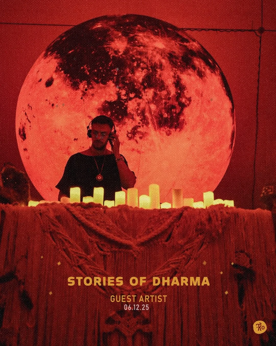 A project blending organic sounds and percussions in a hypnotic journey that connects cultures and celebrates dance as a collective experience.
Based in Tulum, he has performed in spaces like Nomade, Papaya Playa Project, Habitas and Azulik. He has a